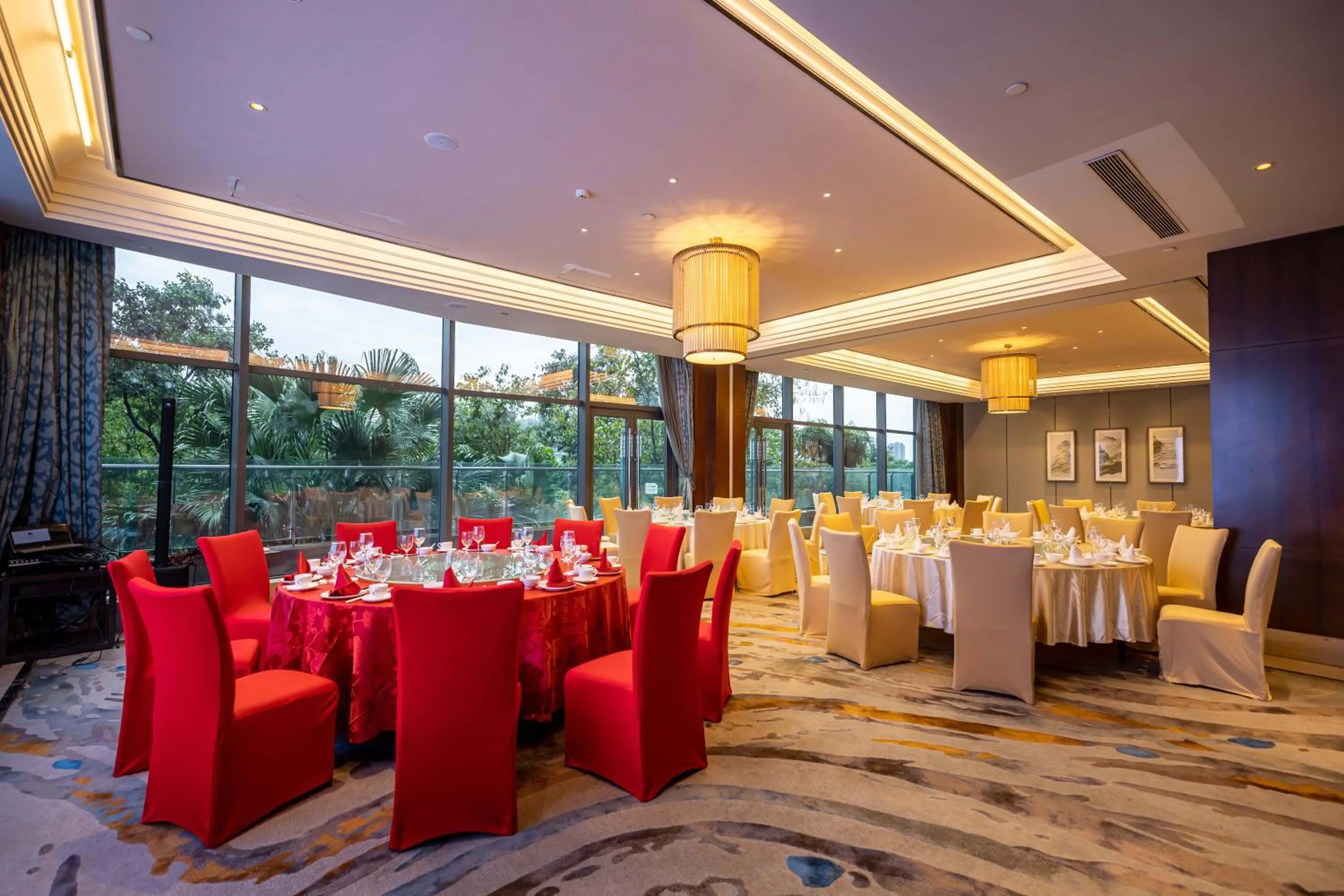 Restaurant/places to eat in DoubleTree by Hilton Guangzhou Science City-Free Shuttle Bus Service During Canton Fair Period