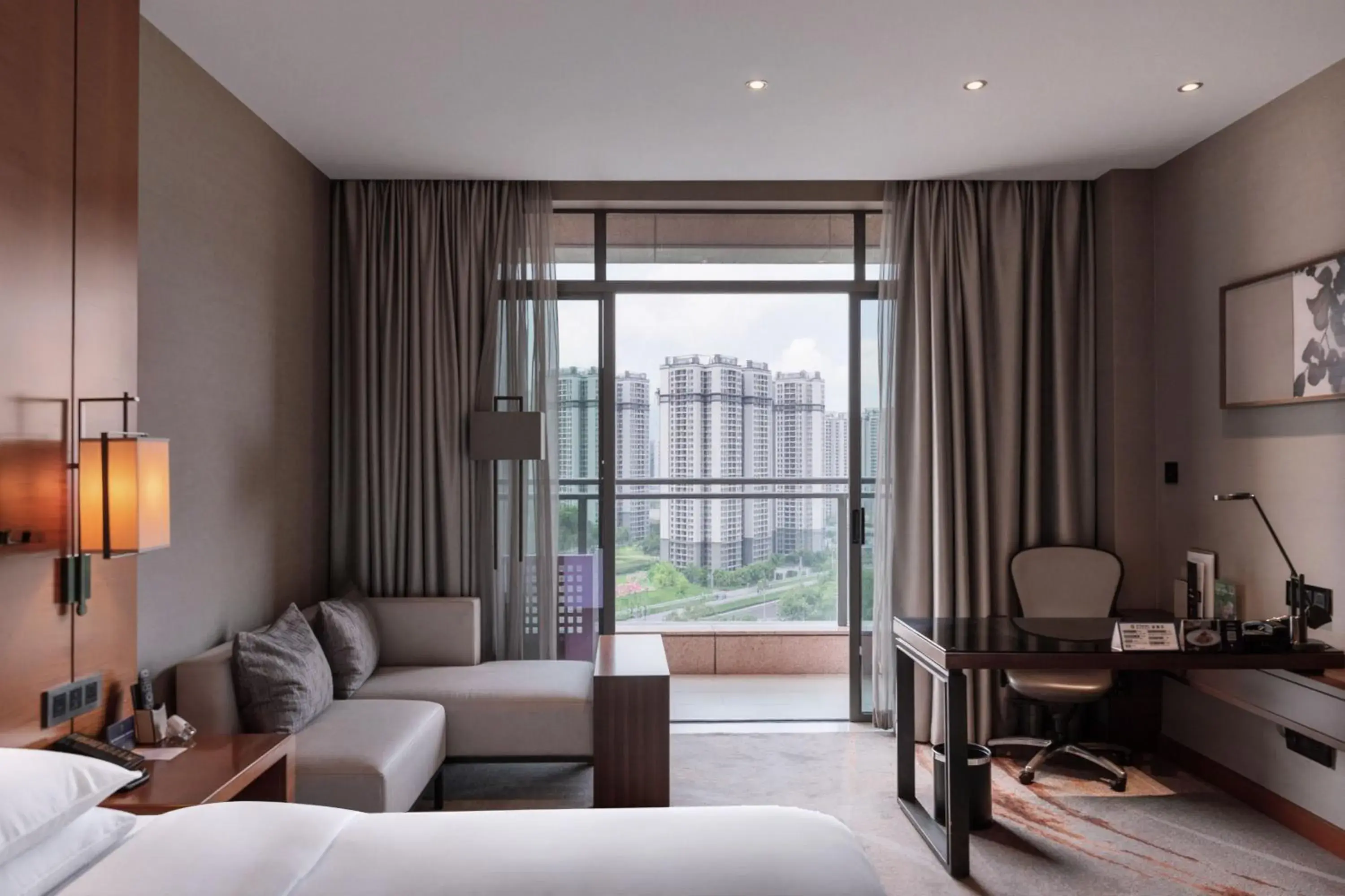 Executive King Room with Lake View in DoubleTree by Hilton Guangzhou Science City-Free Shuttle Bus Service During Canton Fair Period Executive King Room with Lake View in DoubleTree by Hilton Guangzhou Science City-Free Shuttle Bus Service During Canton Fair Period