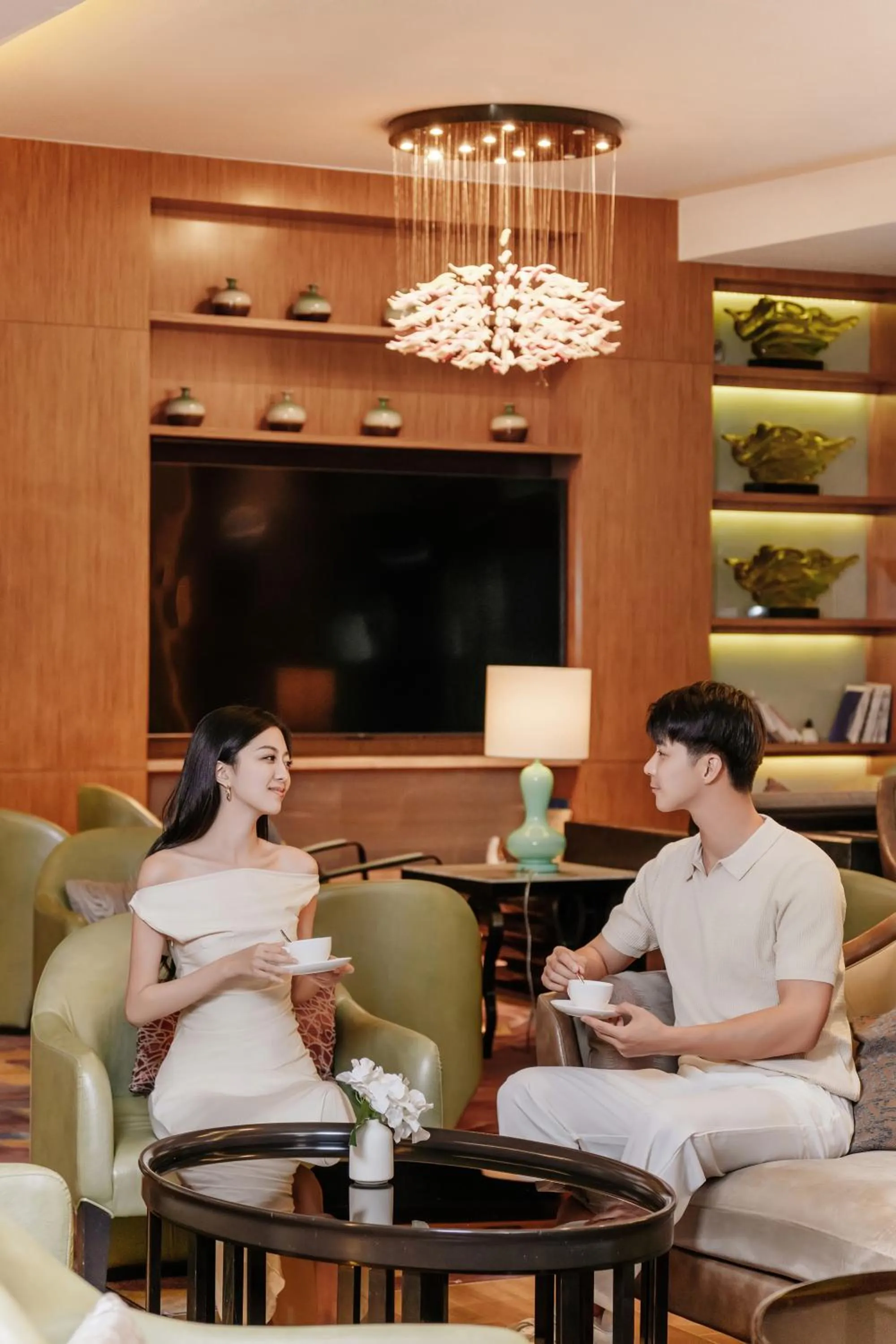 Lounge or bar in DoubleTree by Hilton Guangzhou Science City-Free Shuttle Bus Service During Canton Fair Period