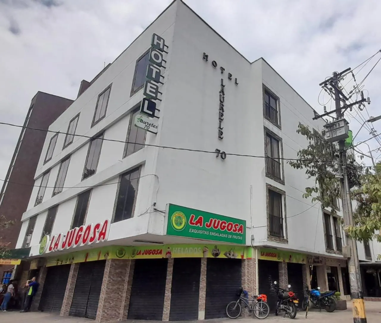 Property building in Hotel Laureles 70