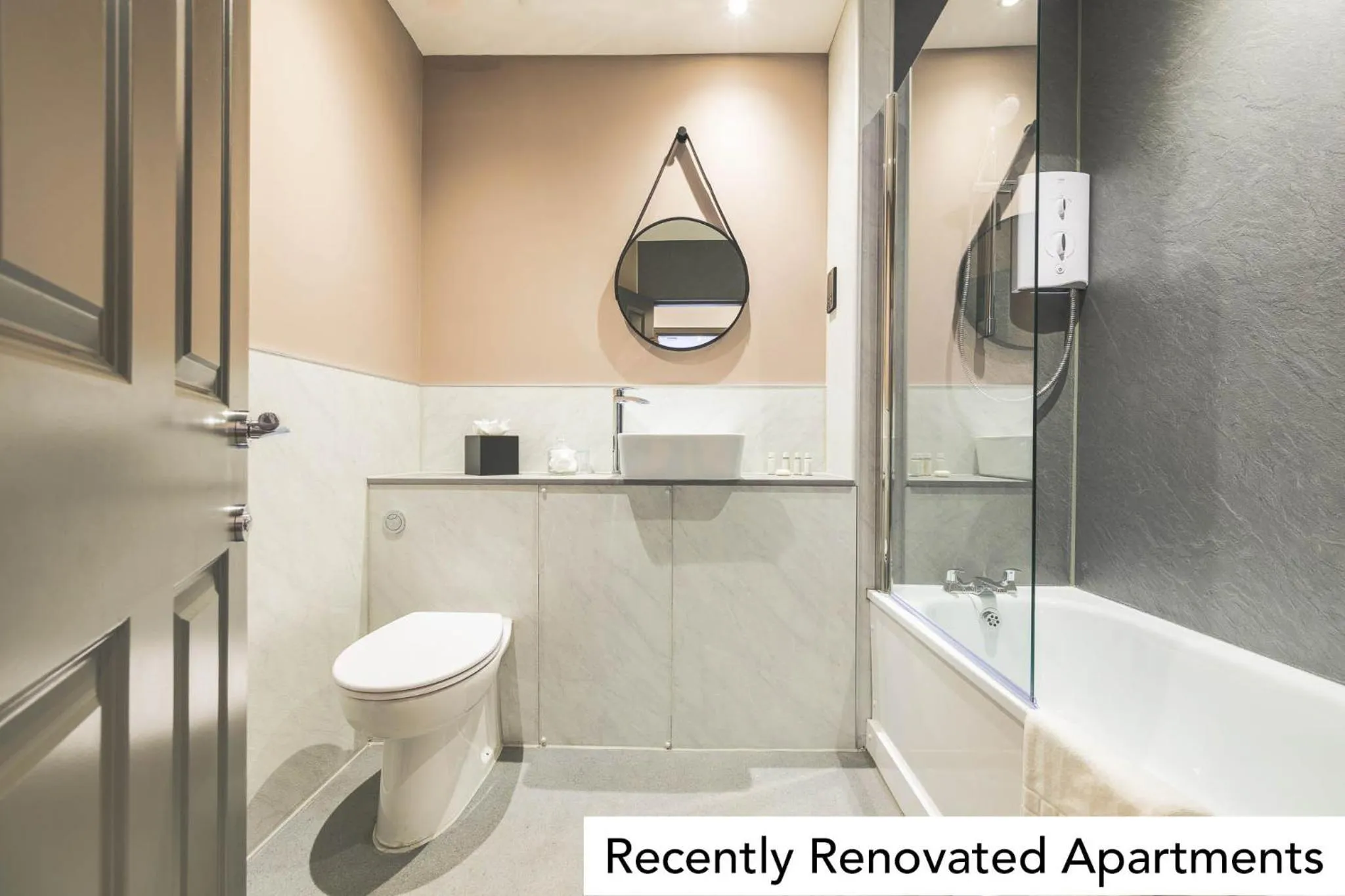 Shower in Holyrood Aparthotel