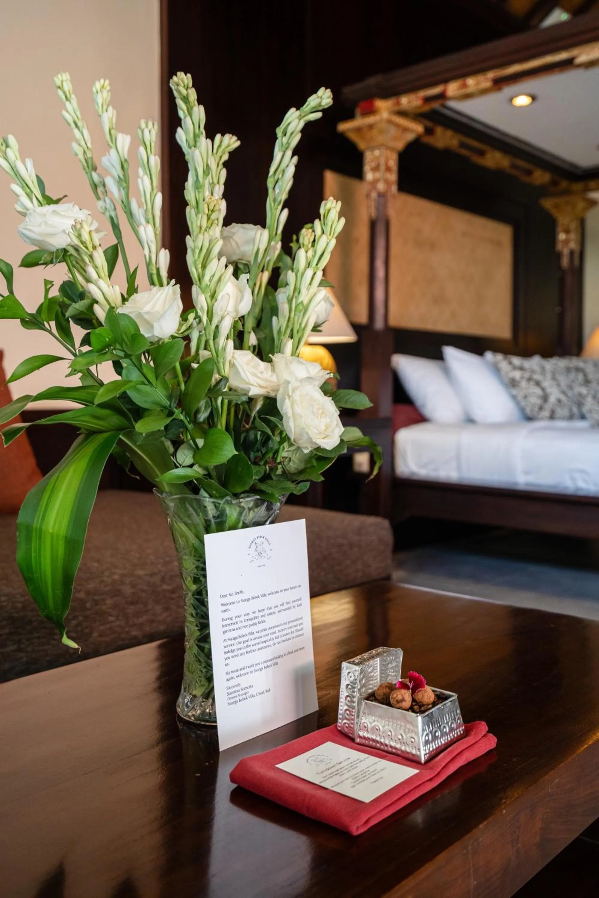 room service, Bed in Svarga Bebek Villas