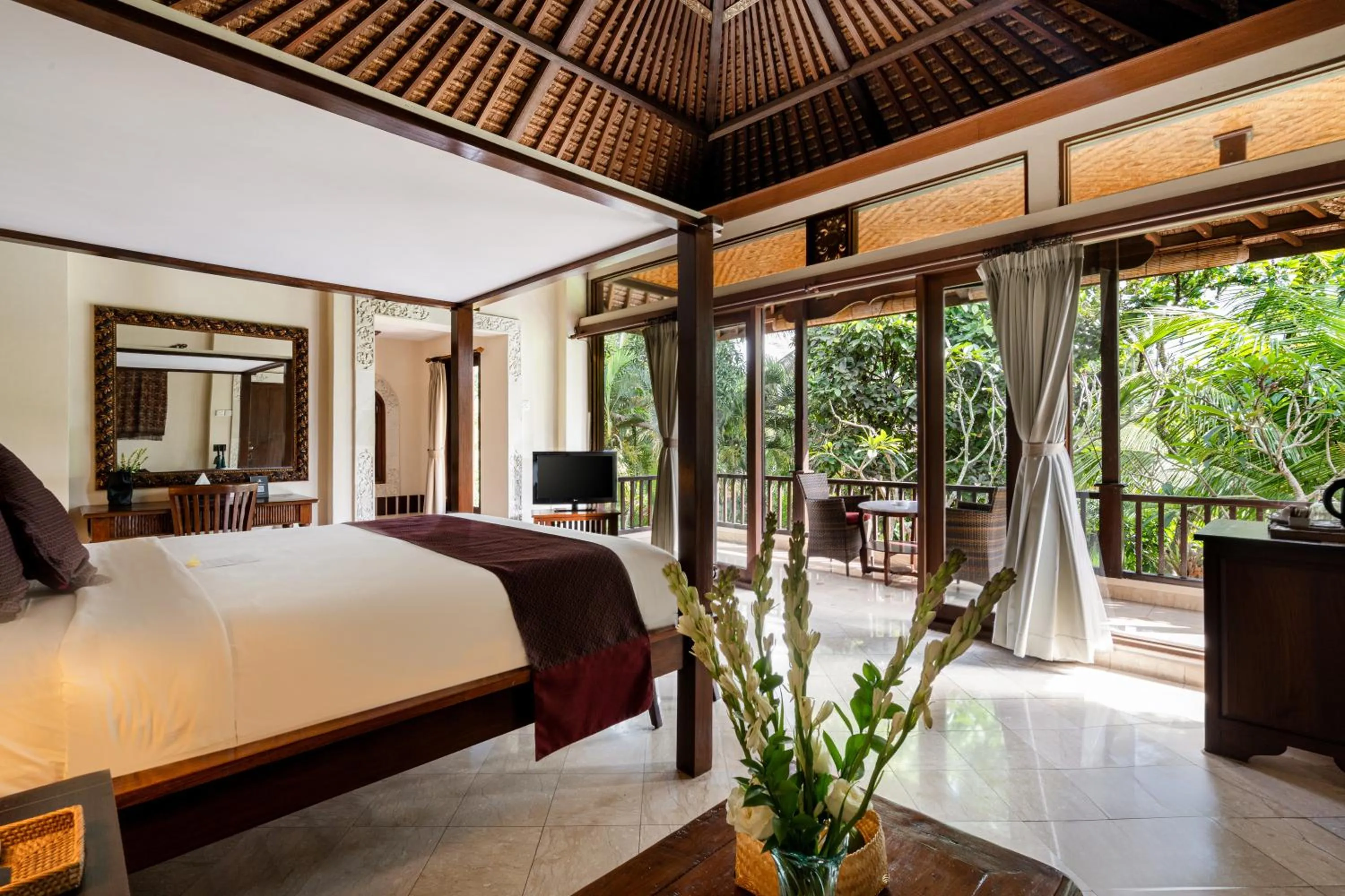 Bed in Svarga Bebek Villas