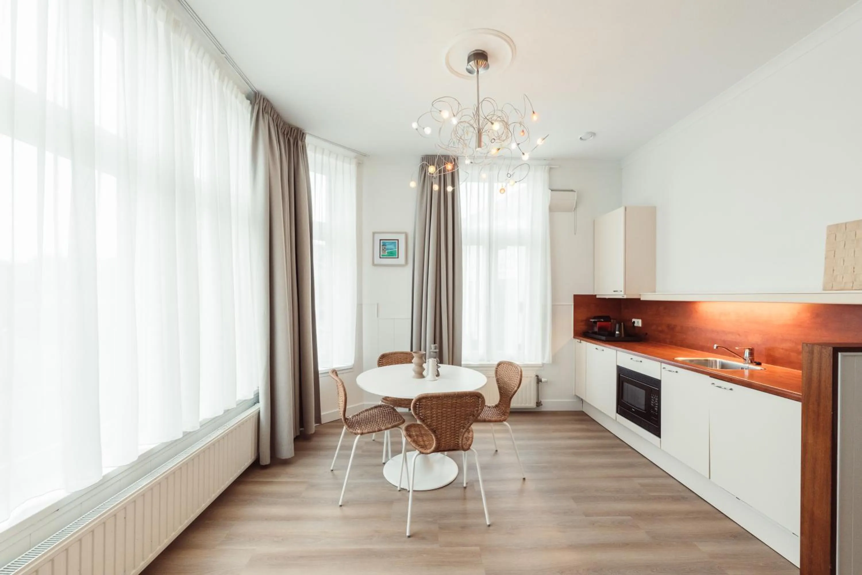 Dining area in Strandhotel Domburg - Next Door
