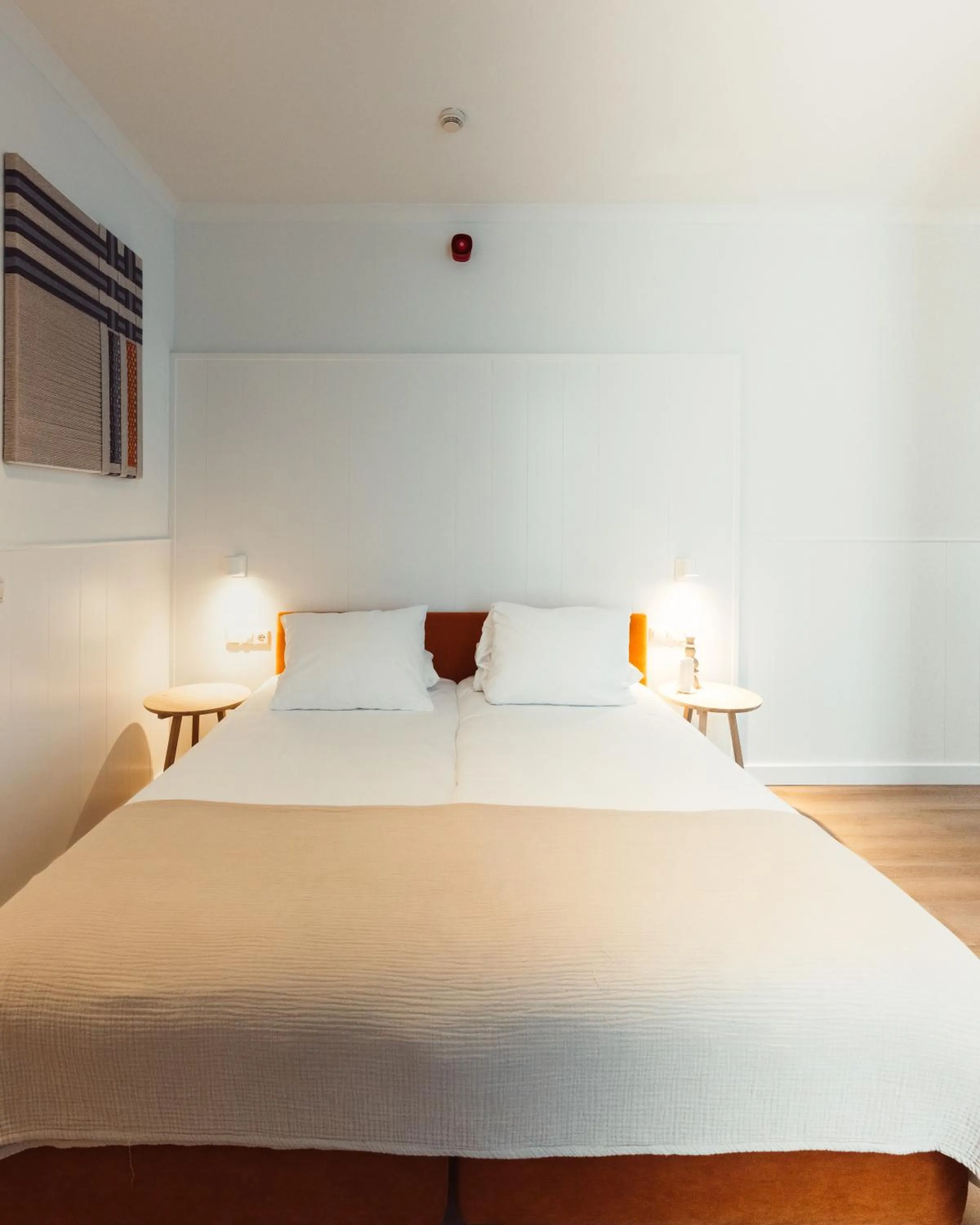 Bed in Strandhotel Domburg - Next Door