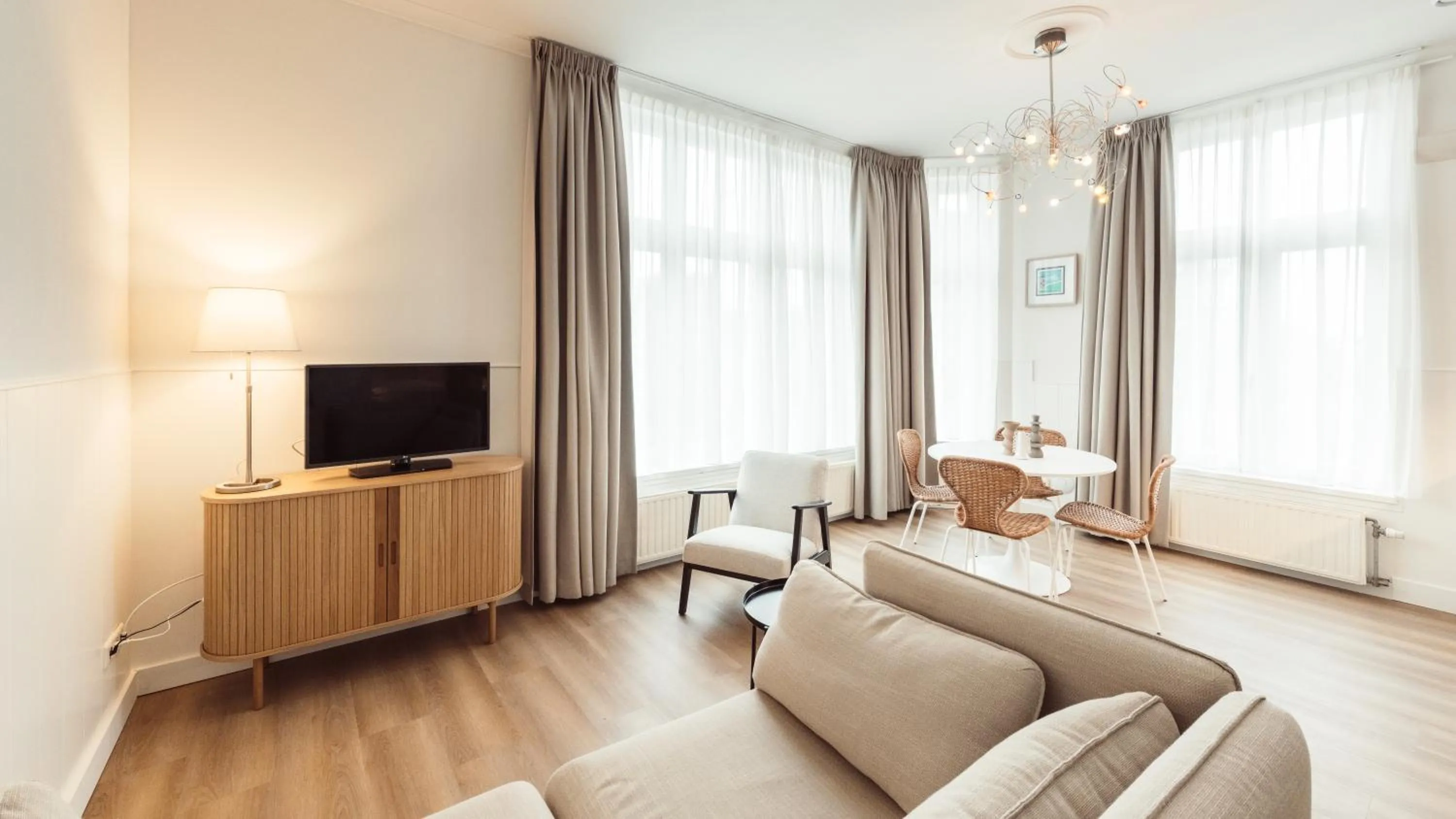 TV and multimedia in Strandhotel Domburg - Next Door