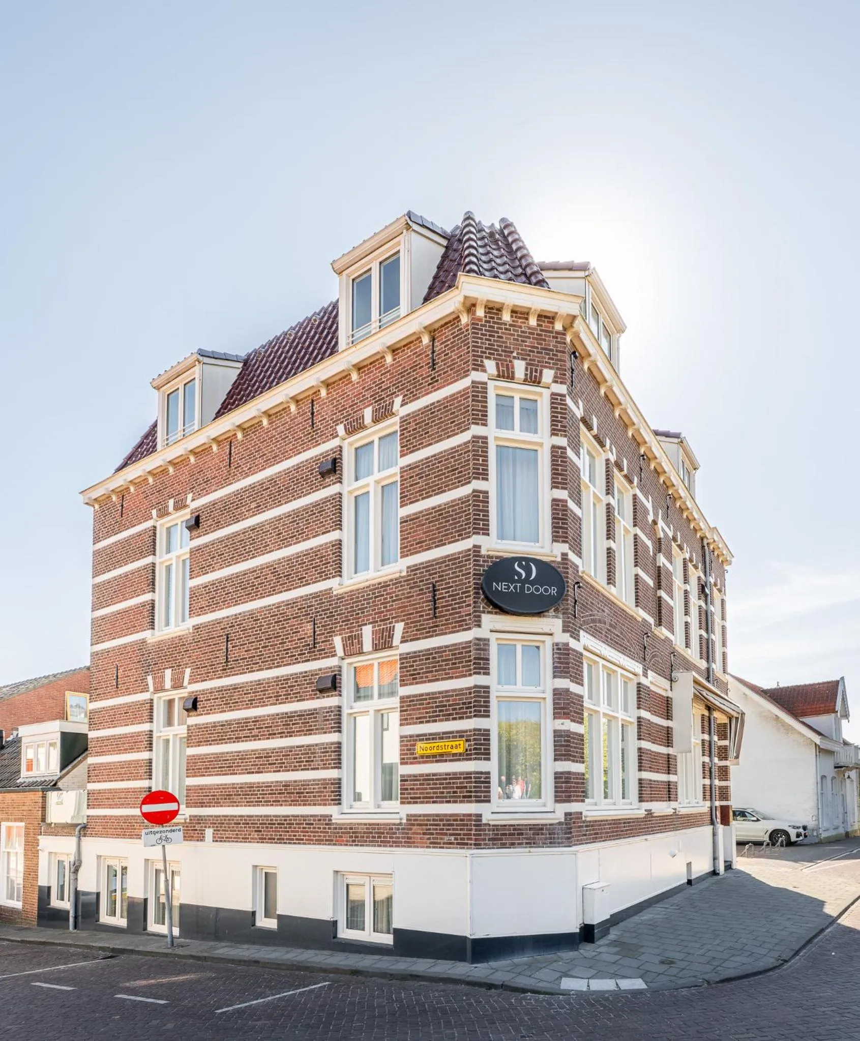 Property building in Strandhotel Domburg - Next Door