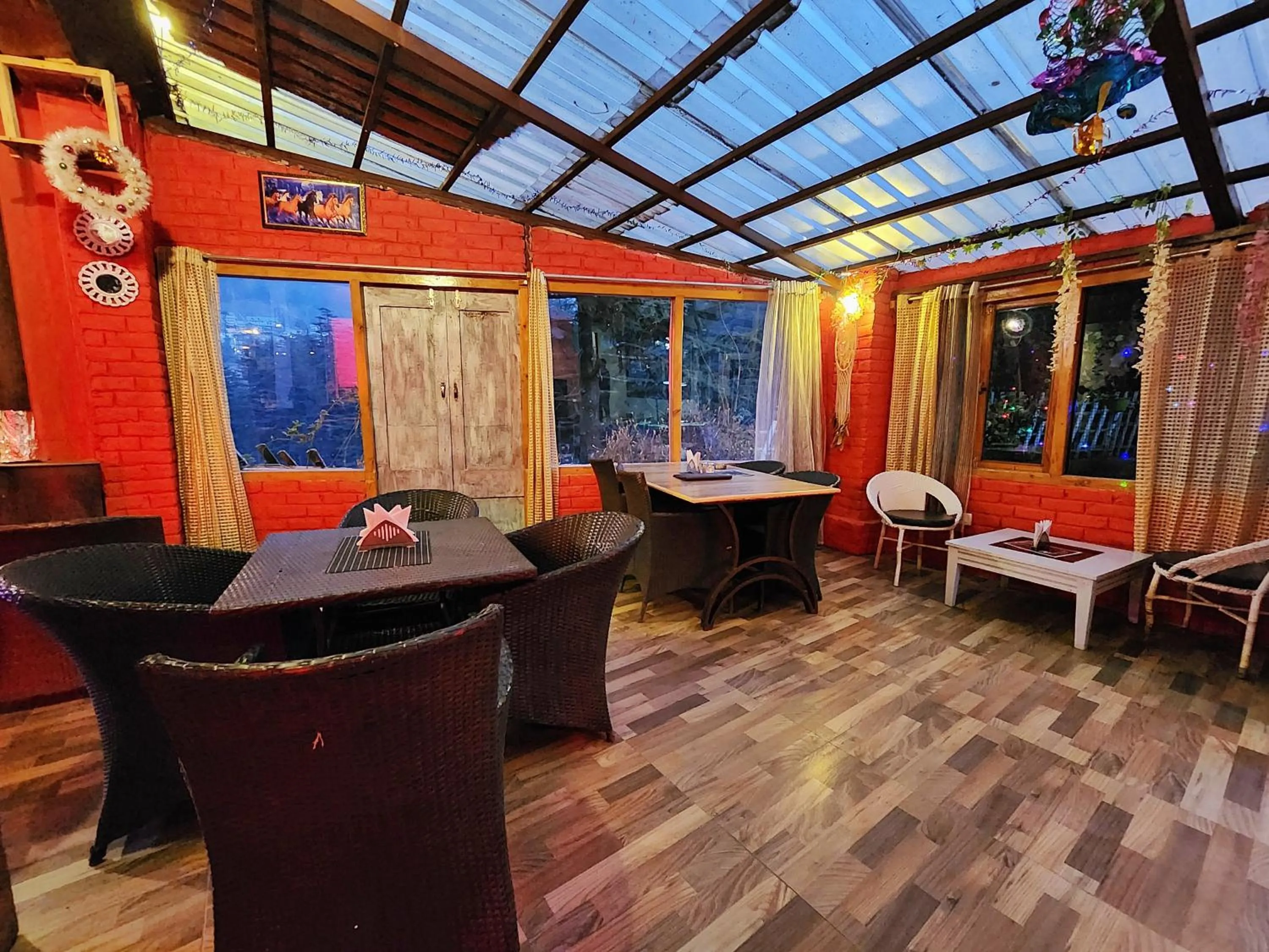 Restaurant/places to eat in Page 3 - A Riverside Hotel and Bar