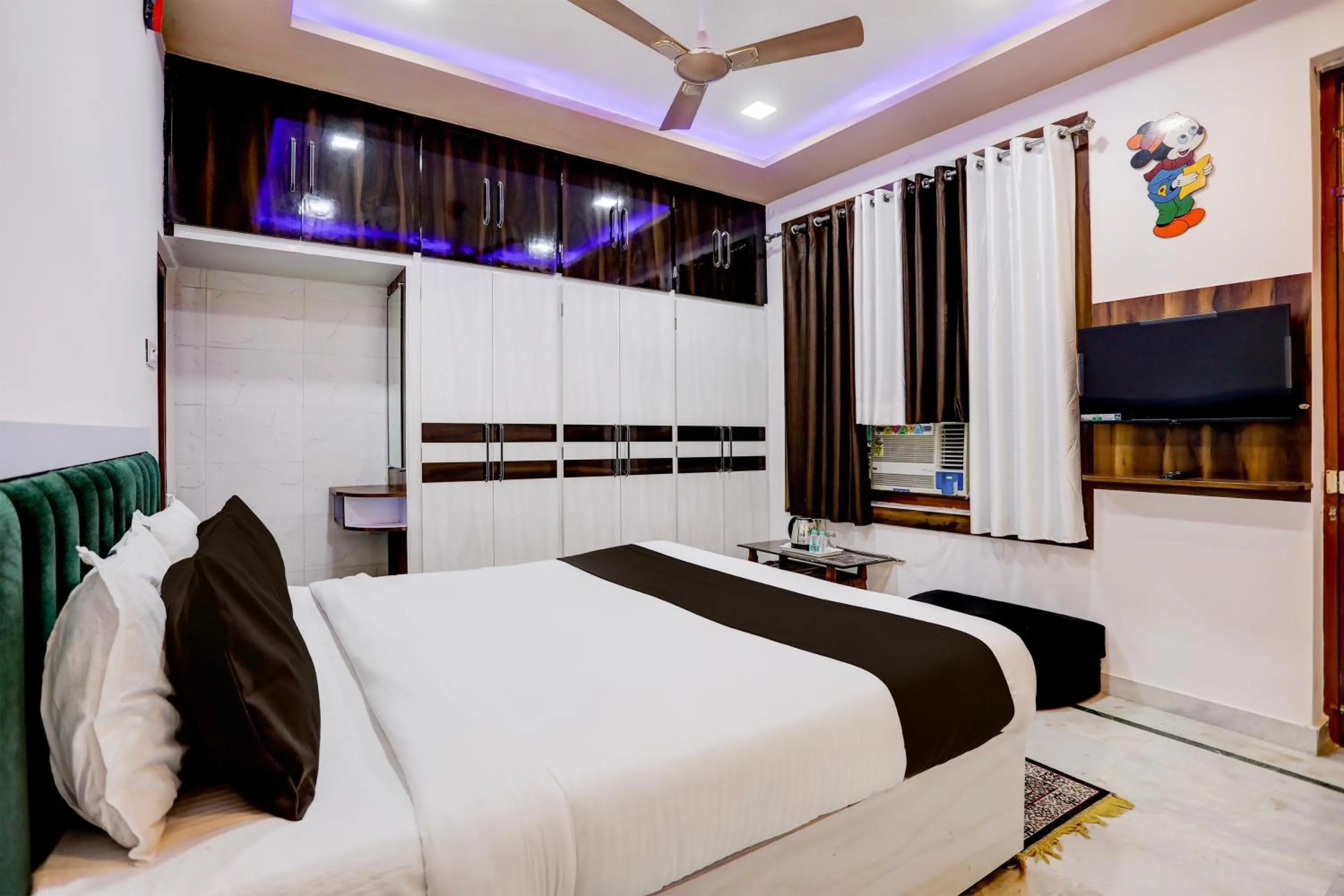 Lobby or reception, Bed in Hotel O Kashi Inn