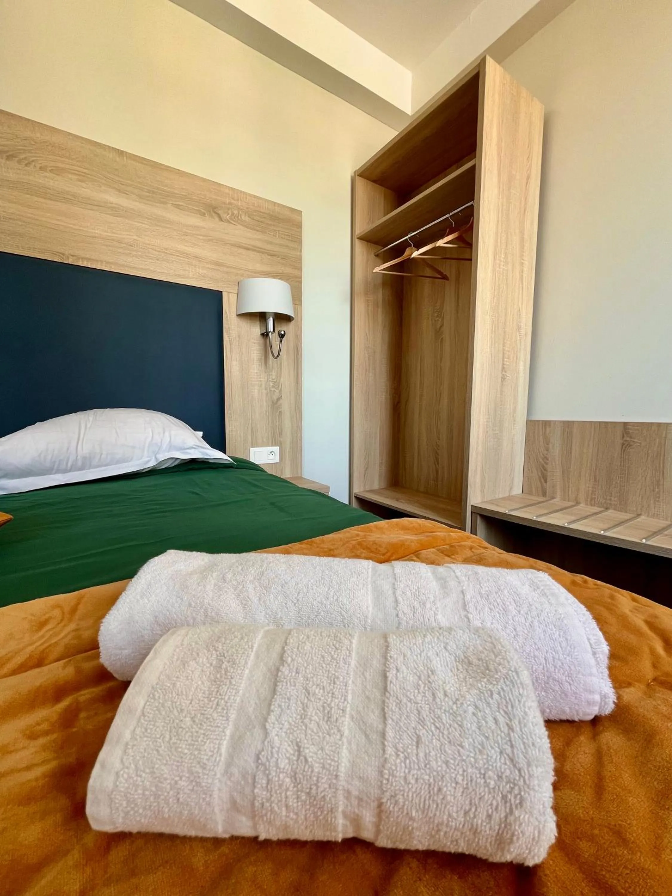 Bed in Armor Hotel