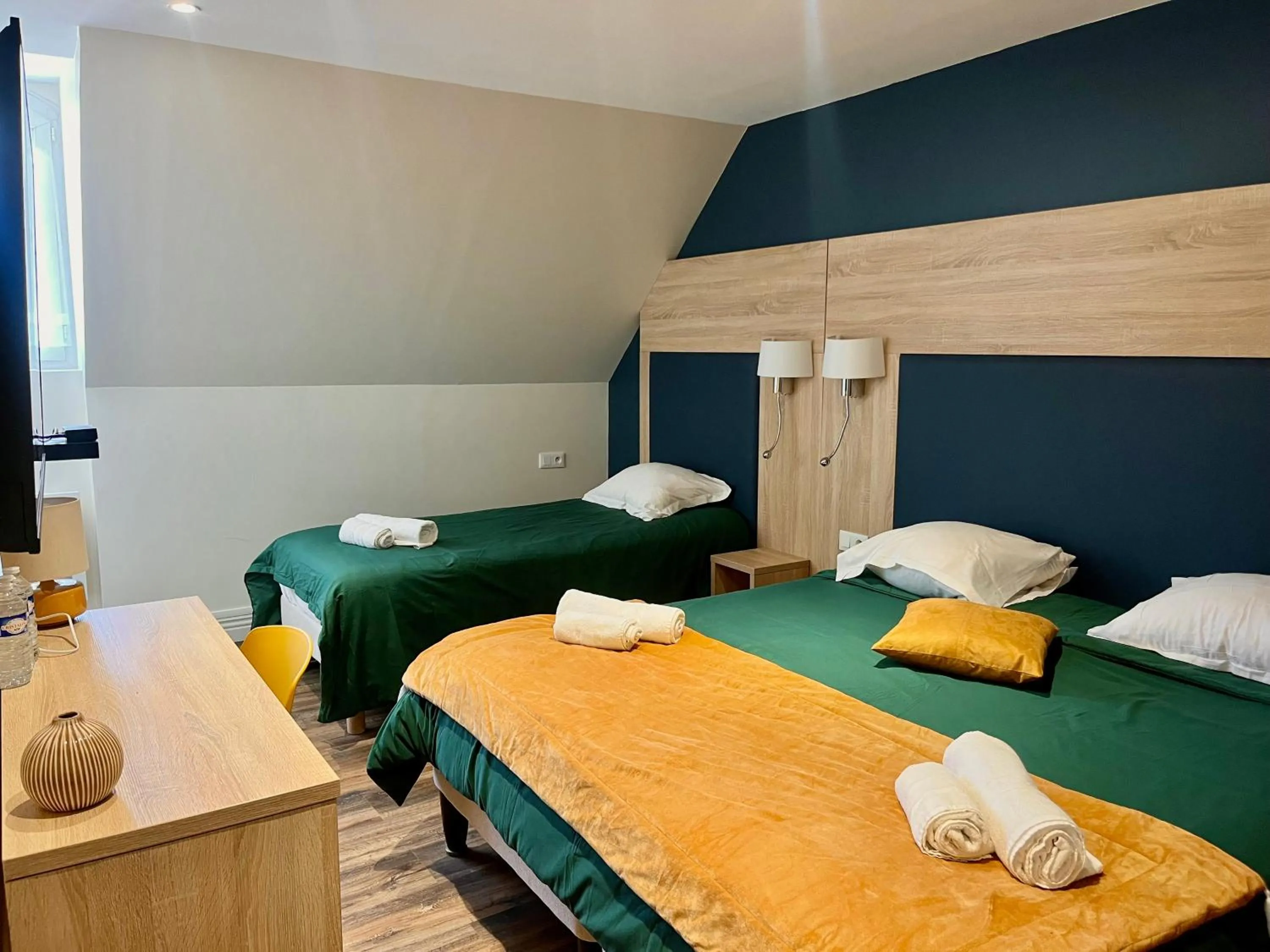 Bed in Armor Hotel