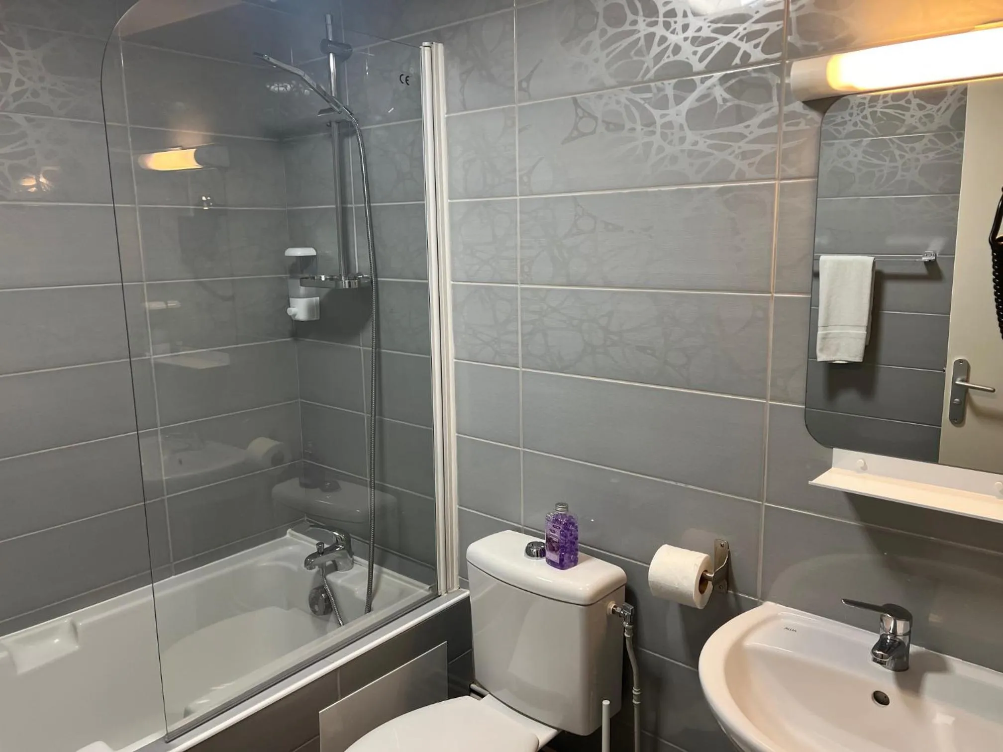 Bathroom in Armor Hotel