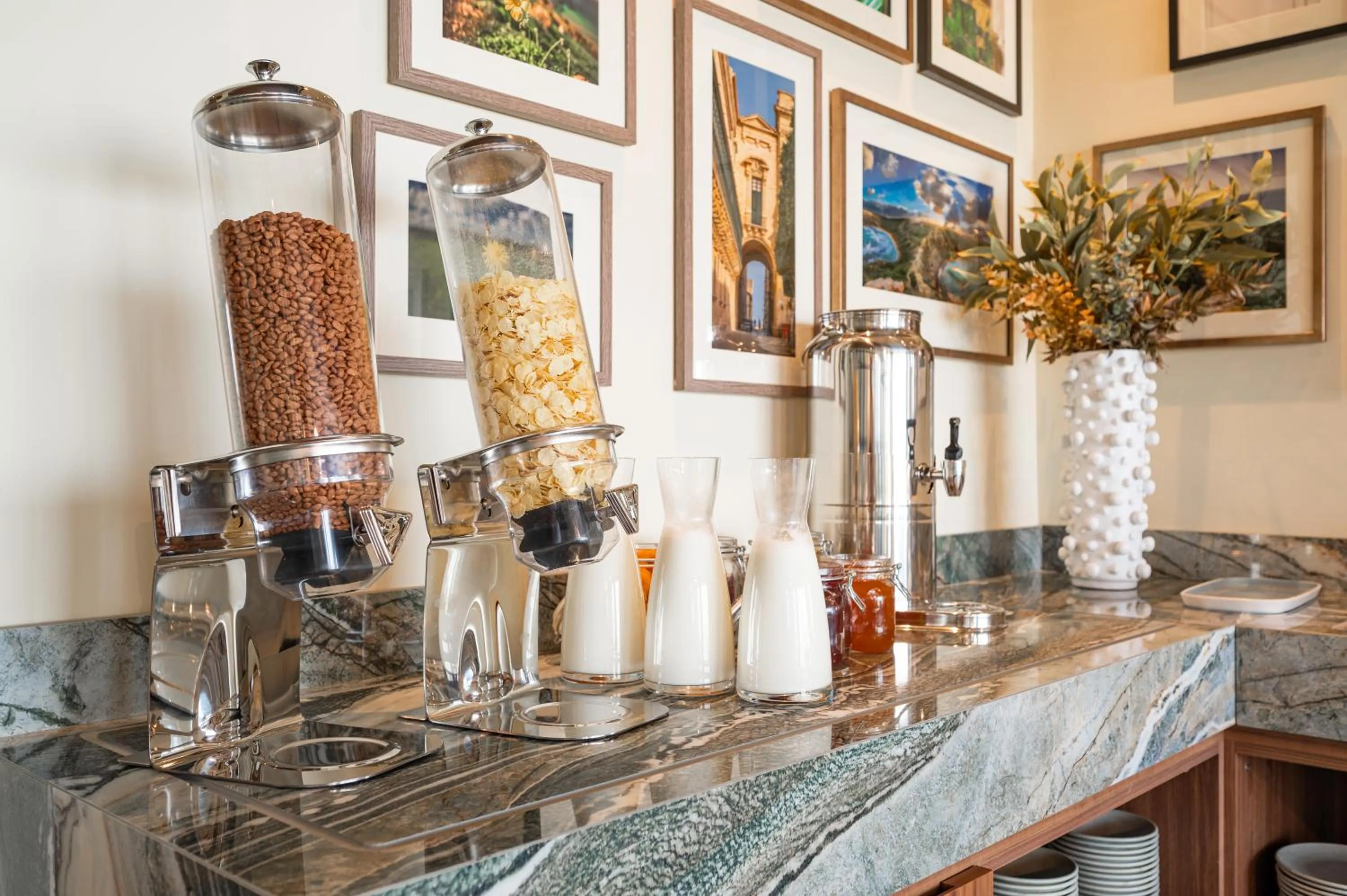 Restaurant/places to eat in Best Western Premier Malta