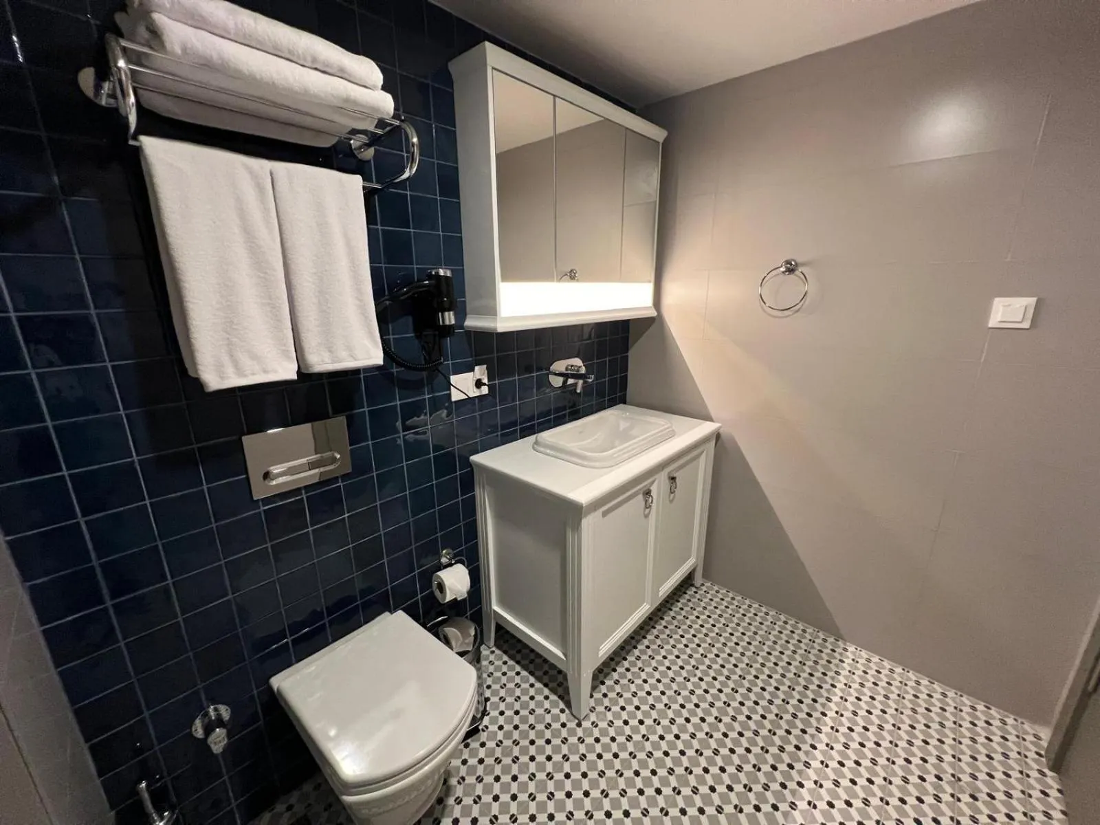 Toilet in Weingart Suites Hotel