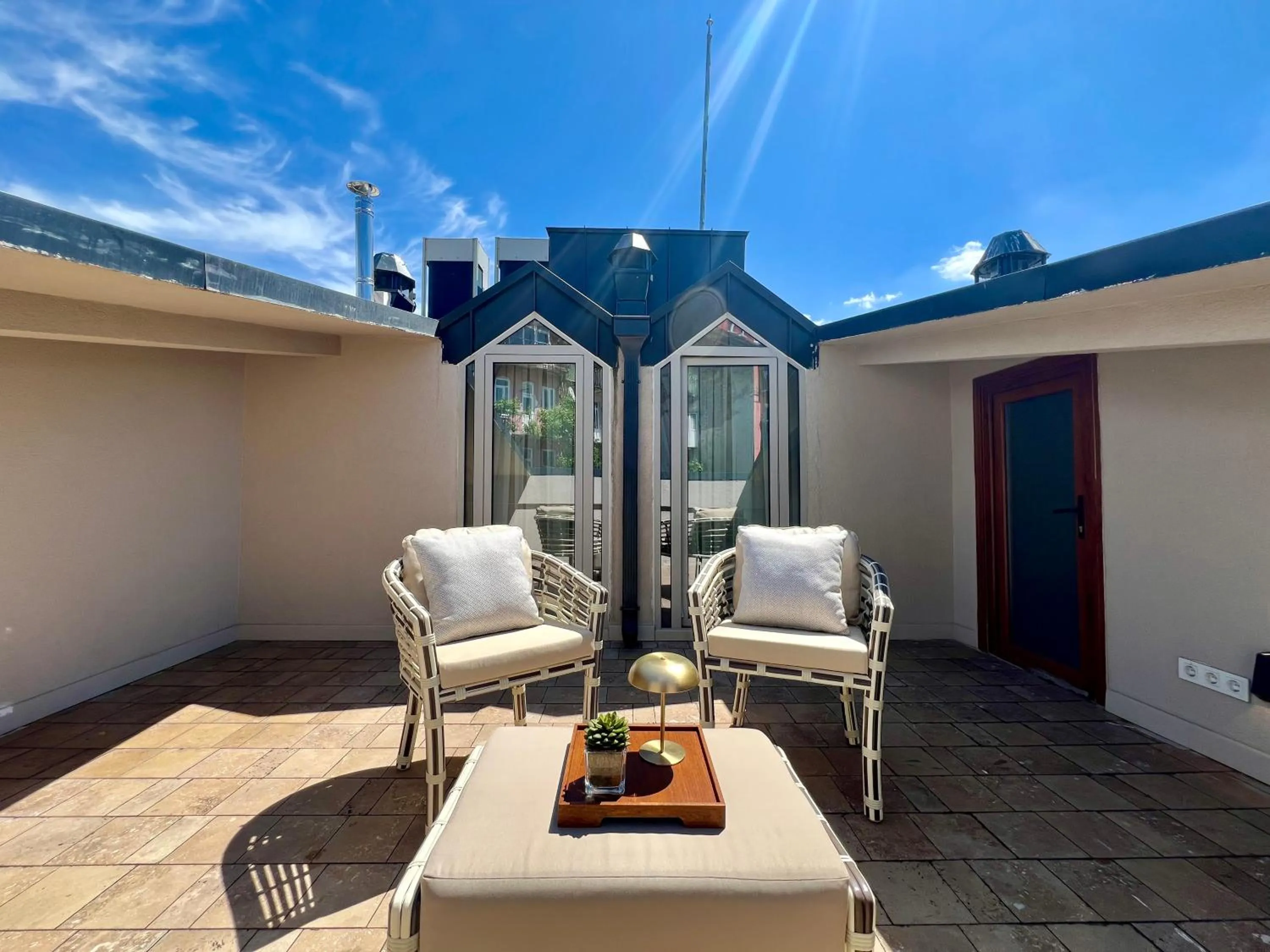 Day in Weingart Suites Hotel