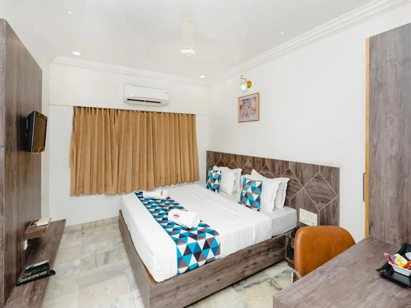 Bed in HOTEL GALAXY SURAT