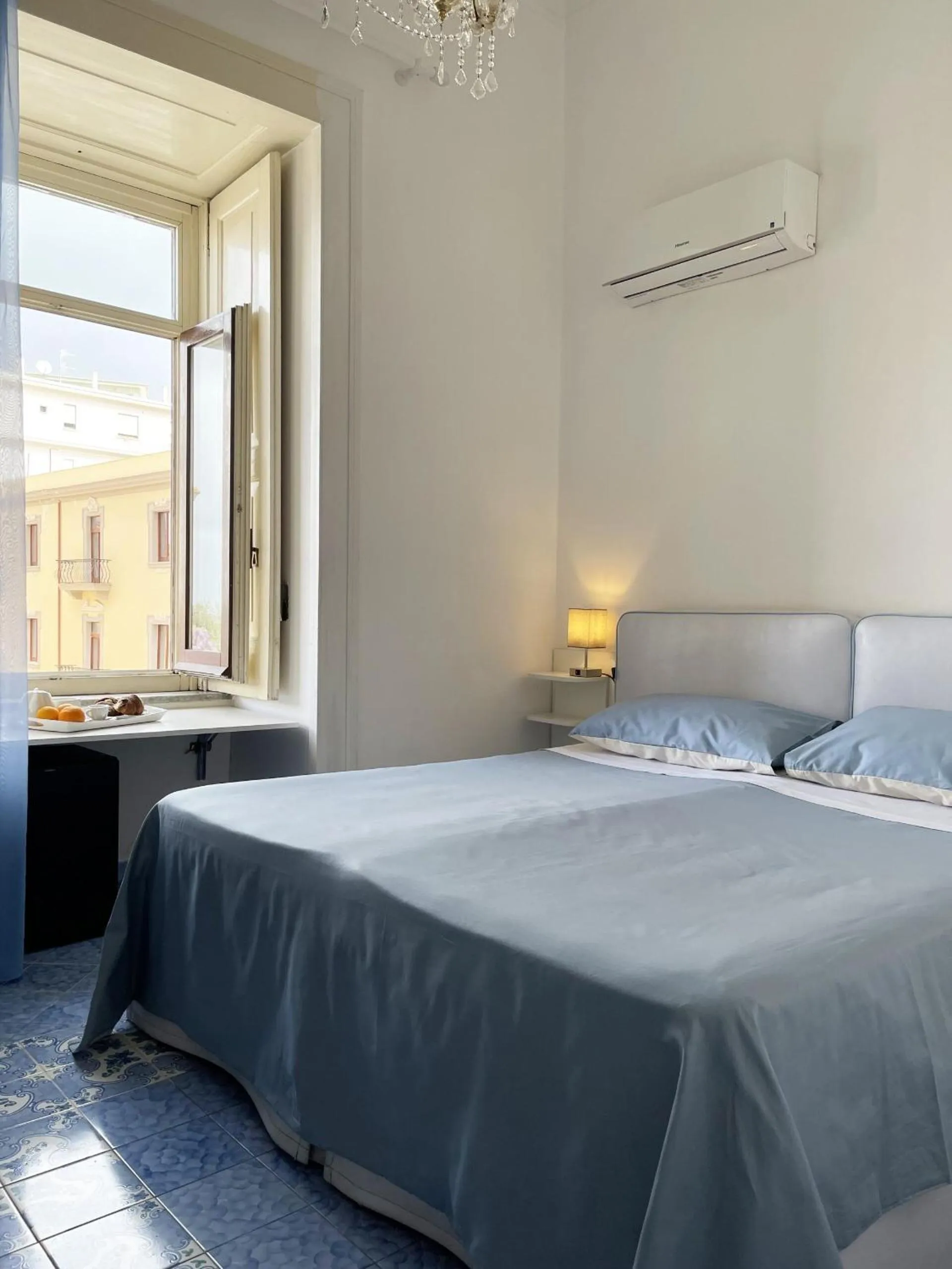 air conditioner, Bed in Ambasciata Sorrento Relais