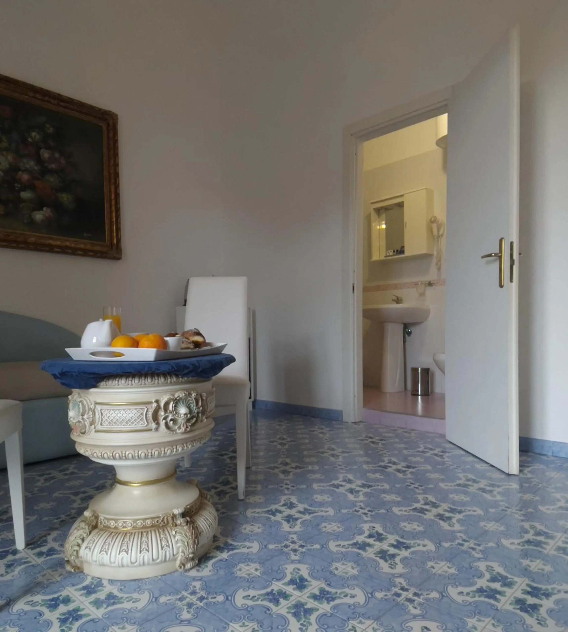 Bathroom in Ambasciata Sorrento Relais