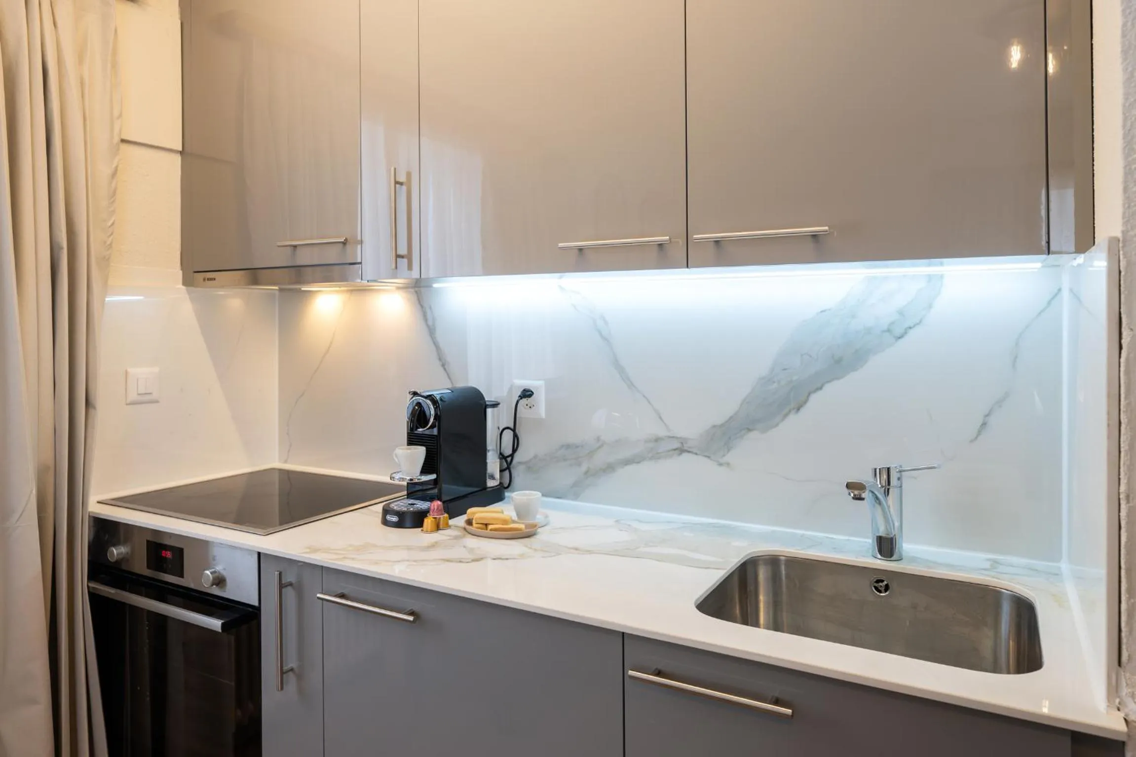 Kitchen or kitchenette in Chalet Alberti Davos Platz