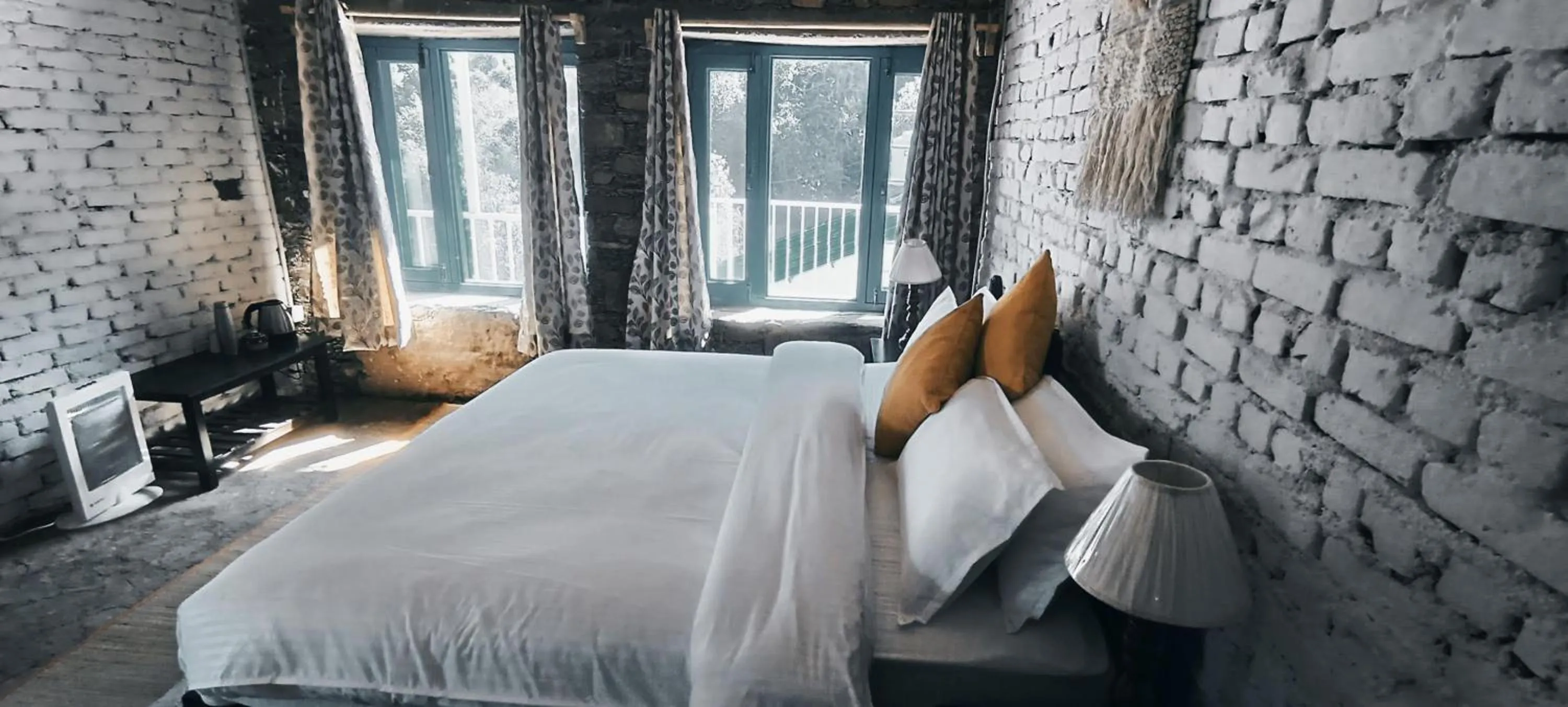 Bed in Burans Kot Heritage Home - Ramgarh