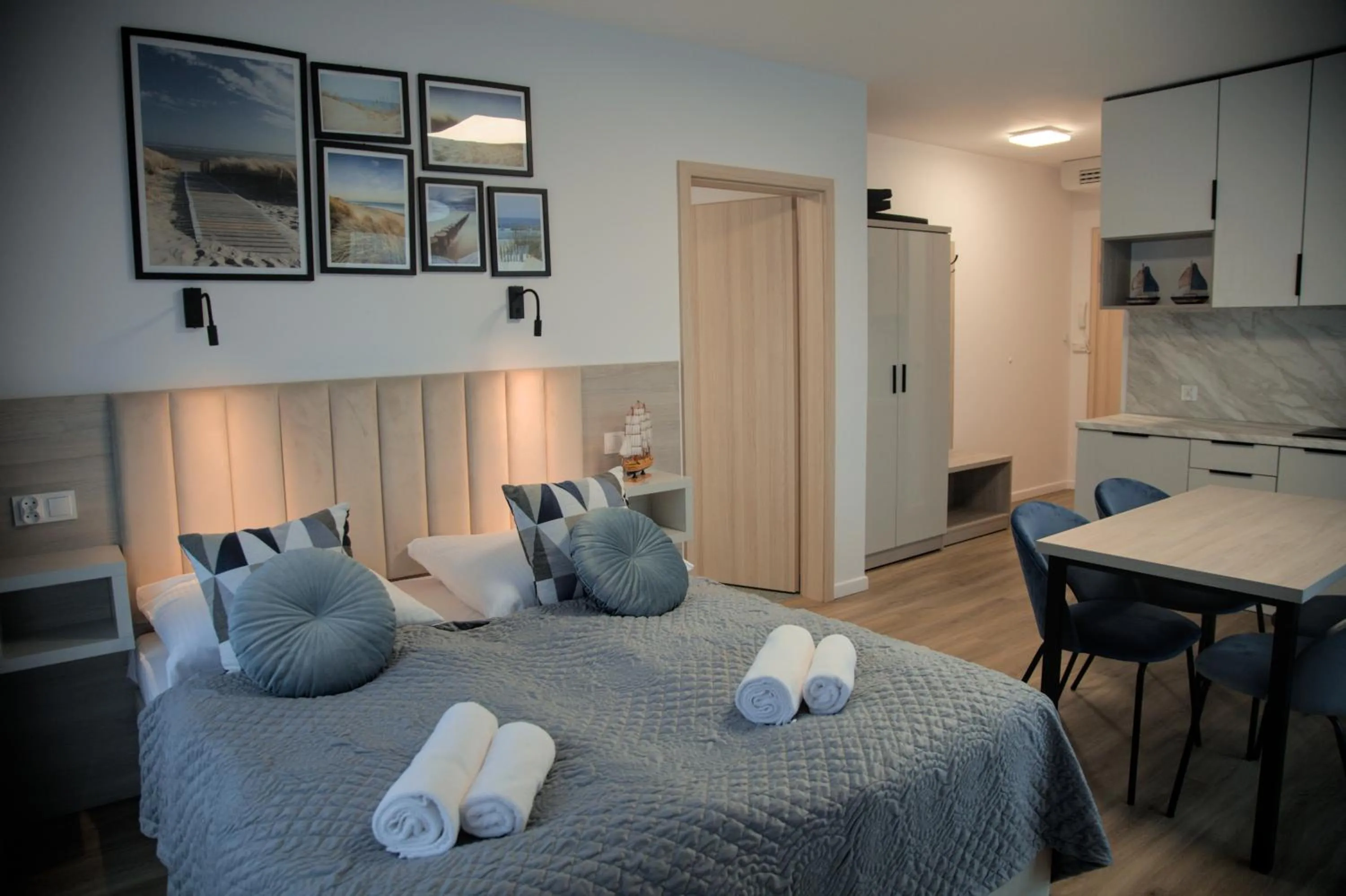 Hotel i Apartamenty Gorzelanny Dźwirzyno
