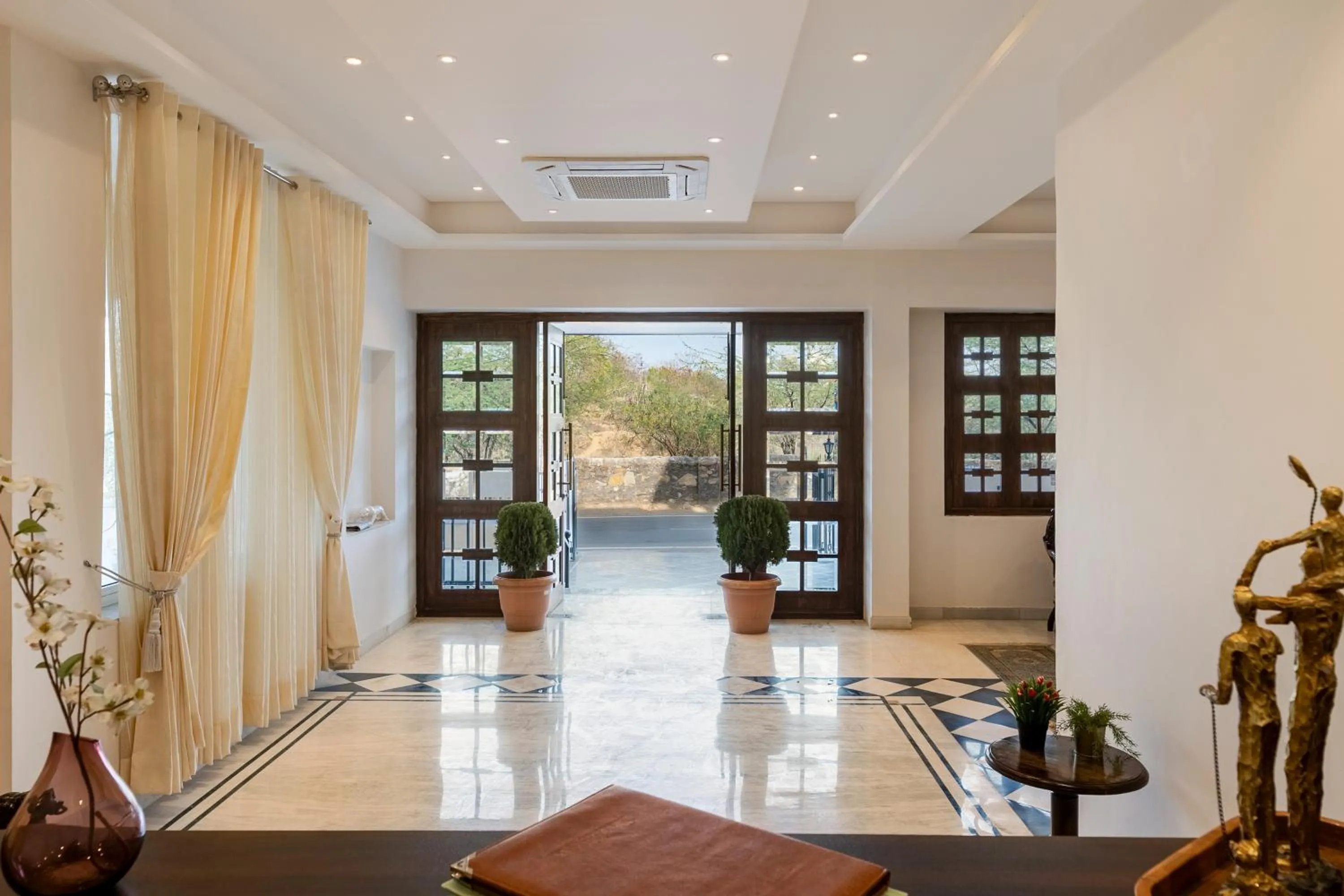 Lobby or reception in Hotel The Royal Courtyard