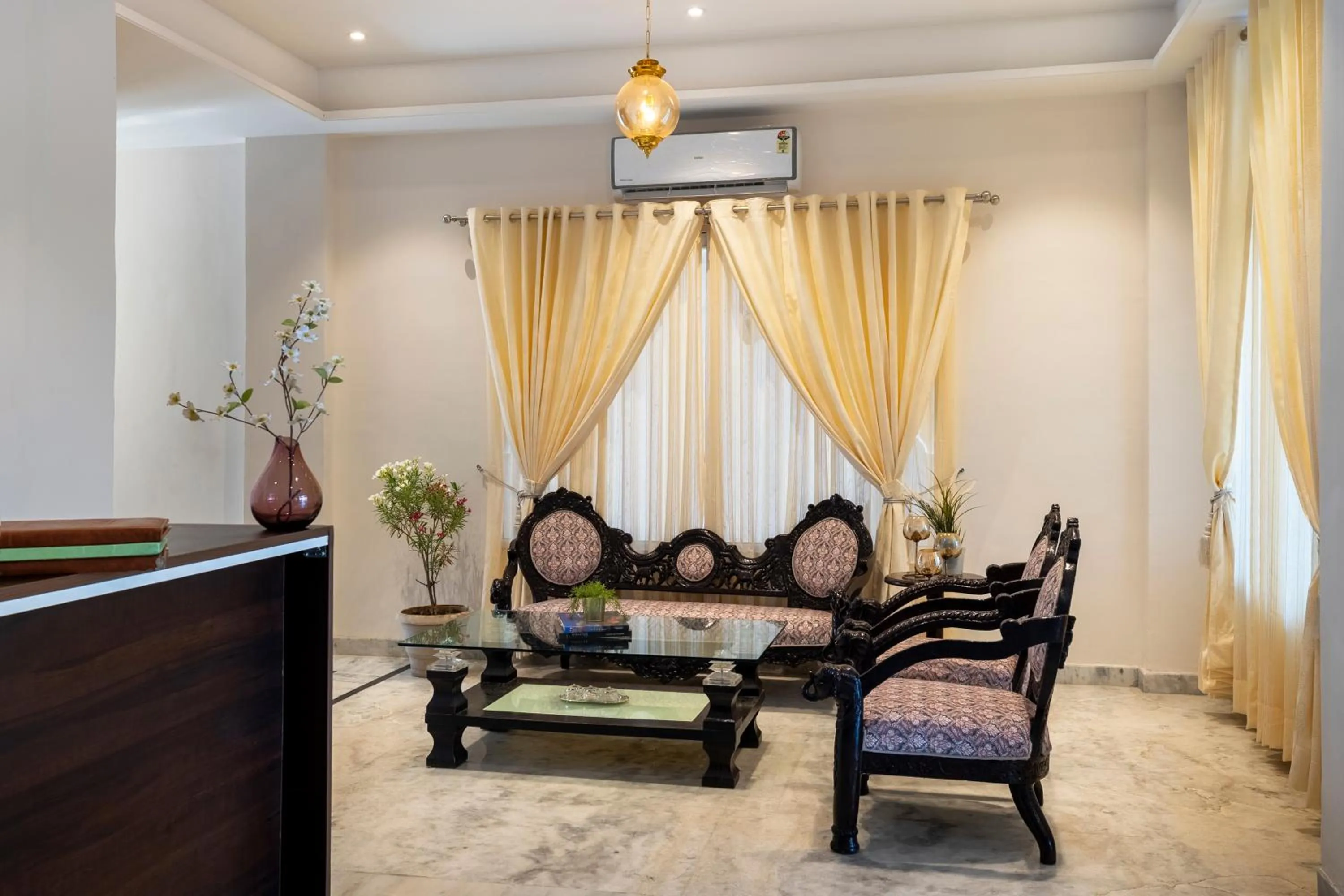 Lobby or reception in Hotel The Royal Courtyard