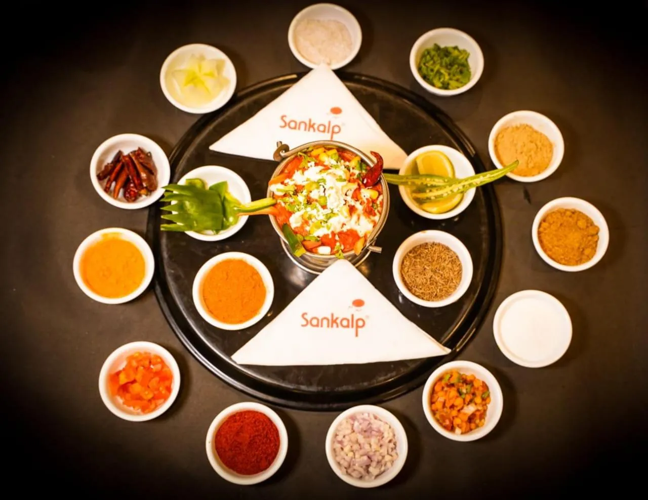 Restaurant/places to eat in Hotel The Royal Courtyard