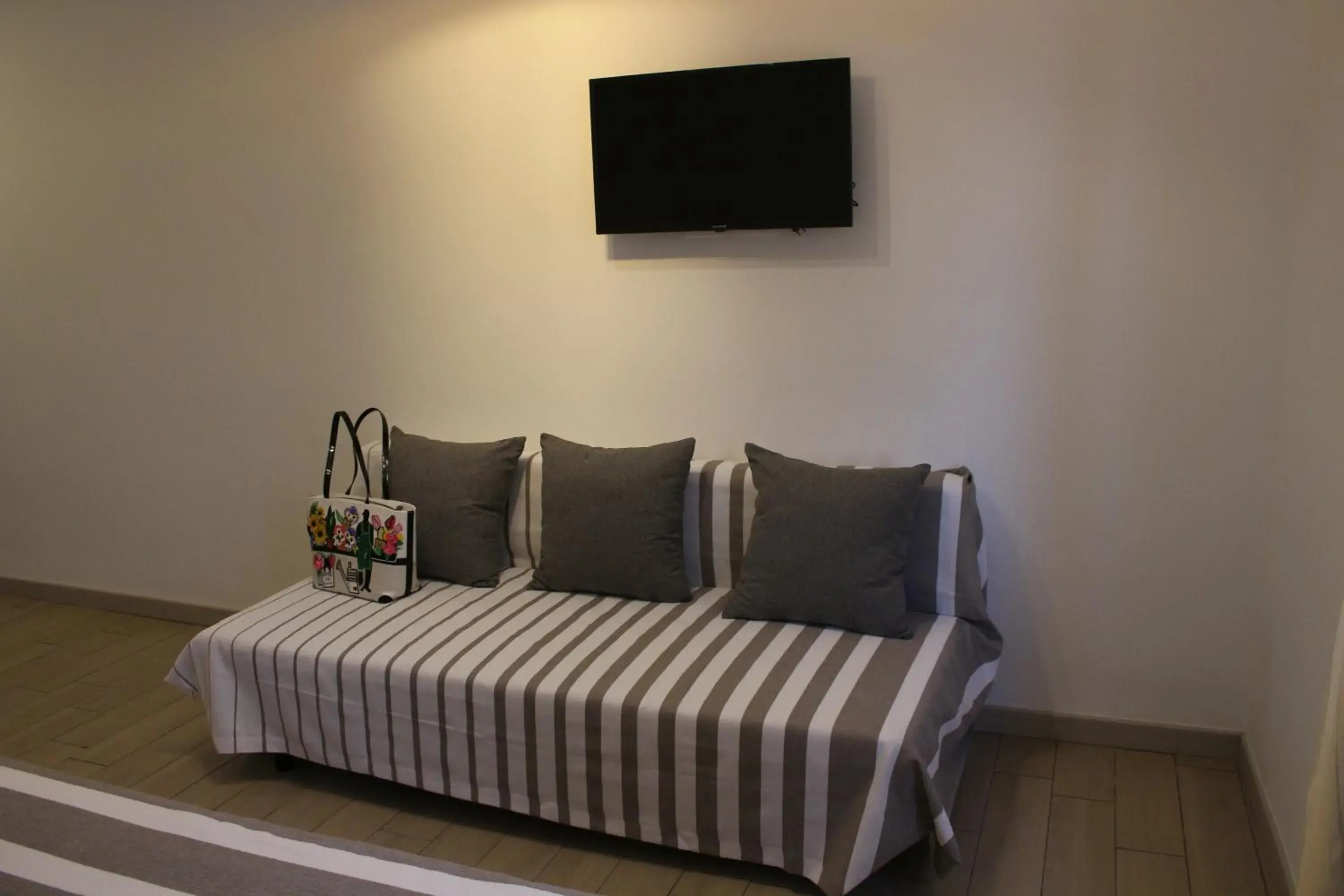 Quadruple Room with Private Bathroom - single occupancy in Lasso B&B Quadruple Room with Private Bathroom - single occupancy in Lasso B&B