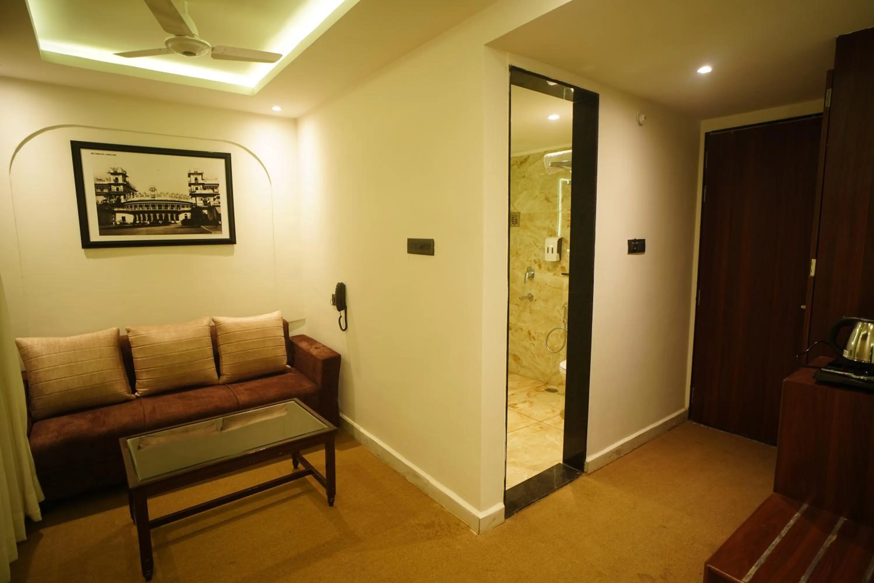 Living room in HOTEL PRAHLAD INN