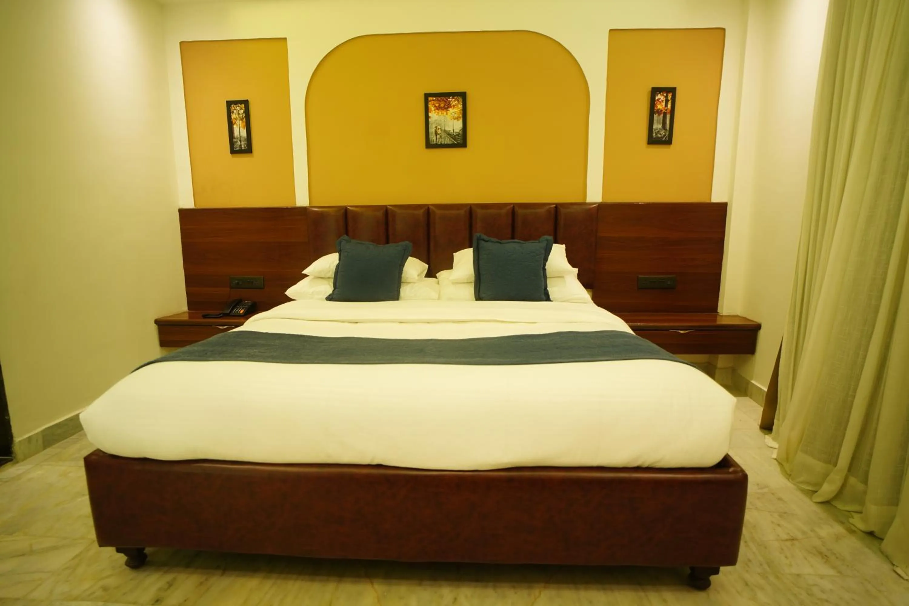 Bedroom, Bed in HOTEL PRAHLAD INN