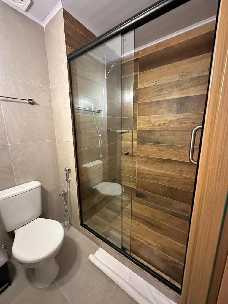 Toilet in Hotel 10 Sorriso