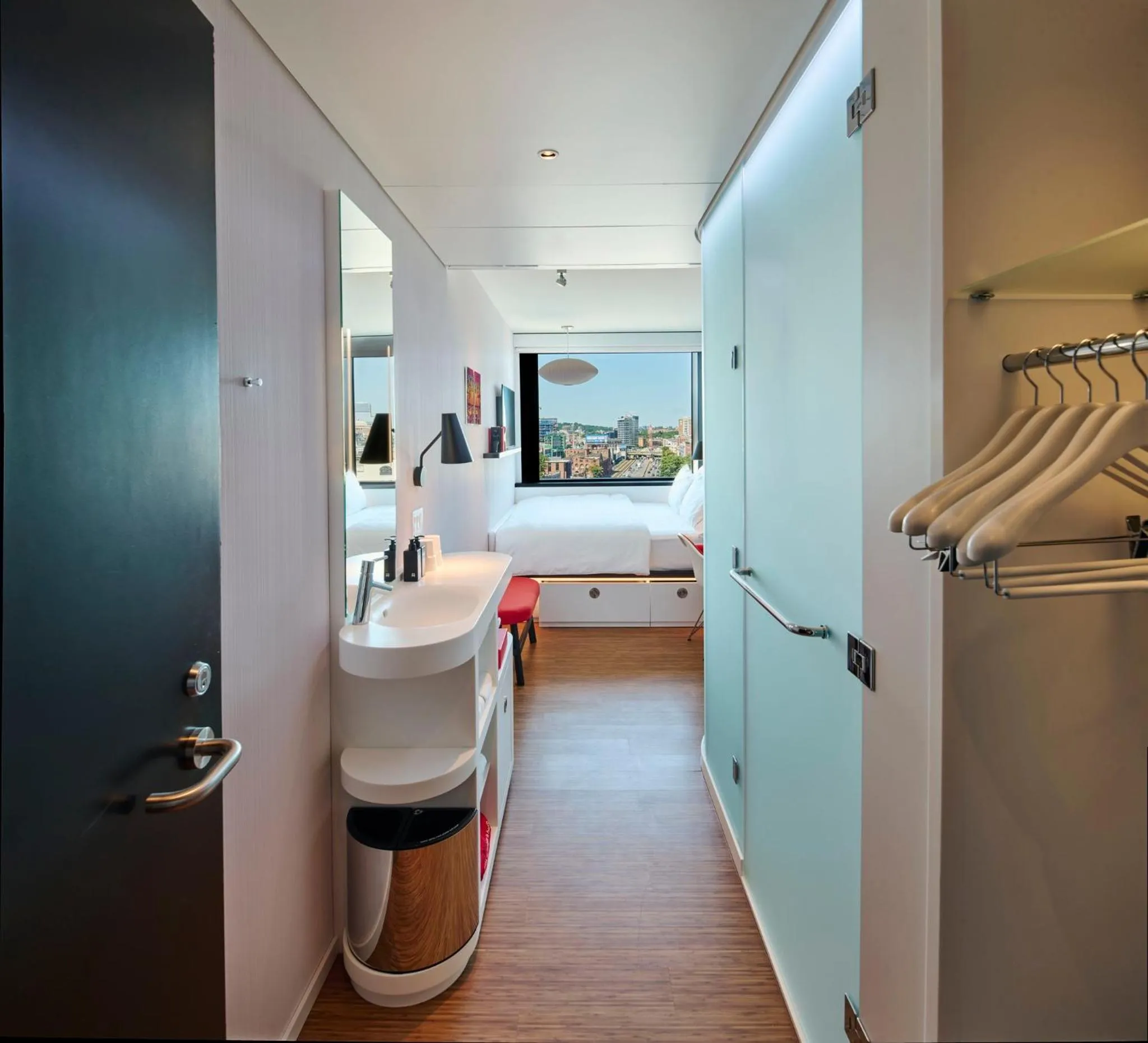Photo of the whole room in citizenM Boston Back Bay