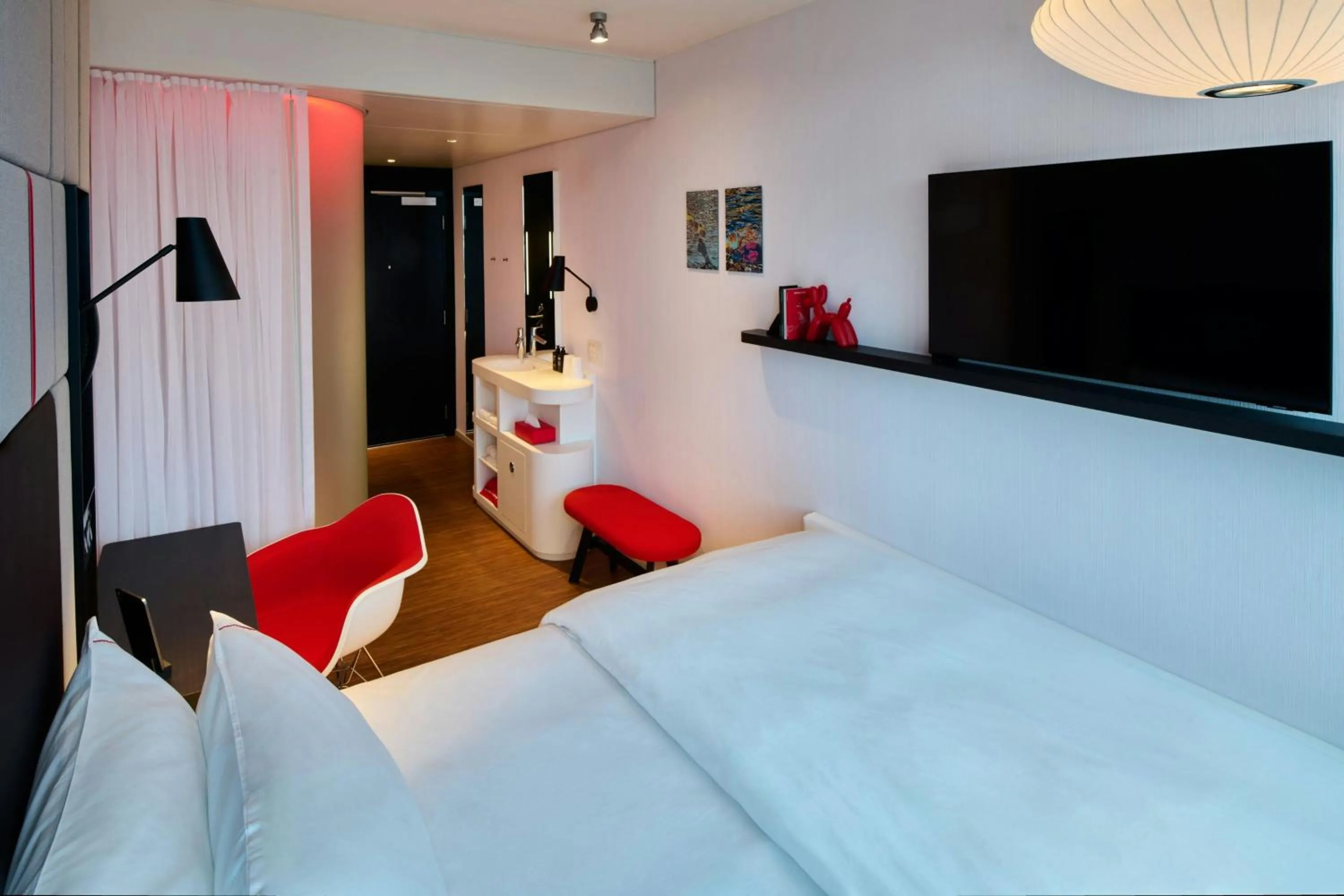Bedroom, Bed in citizenM Miami South Beach