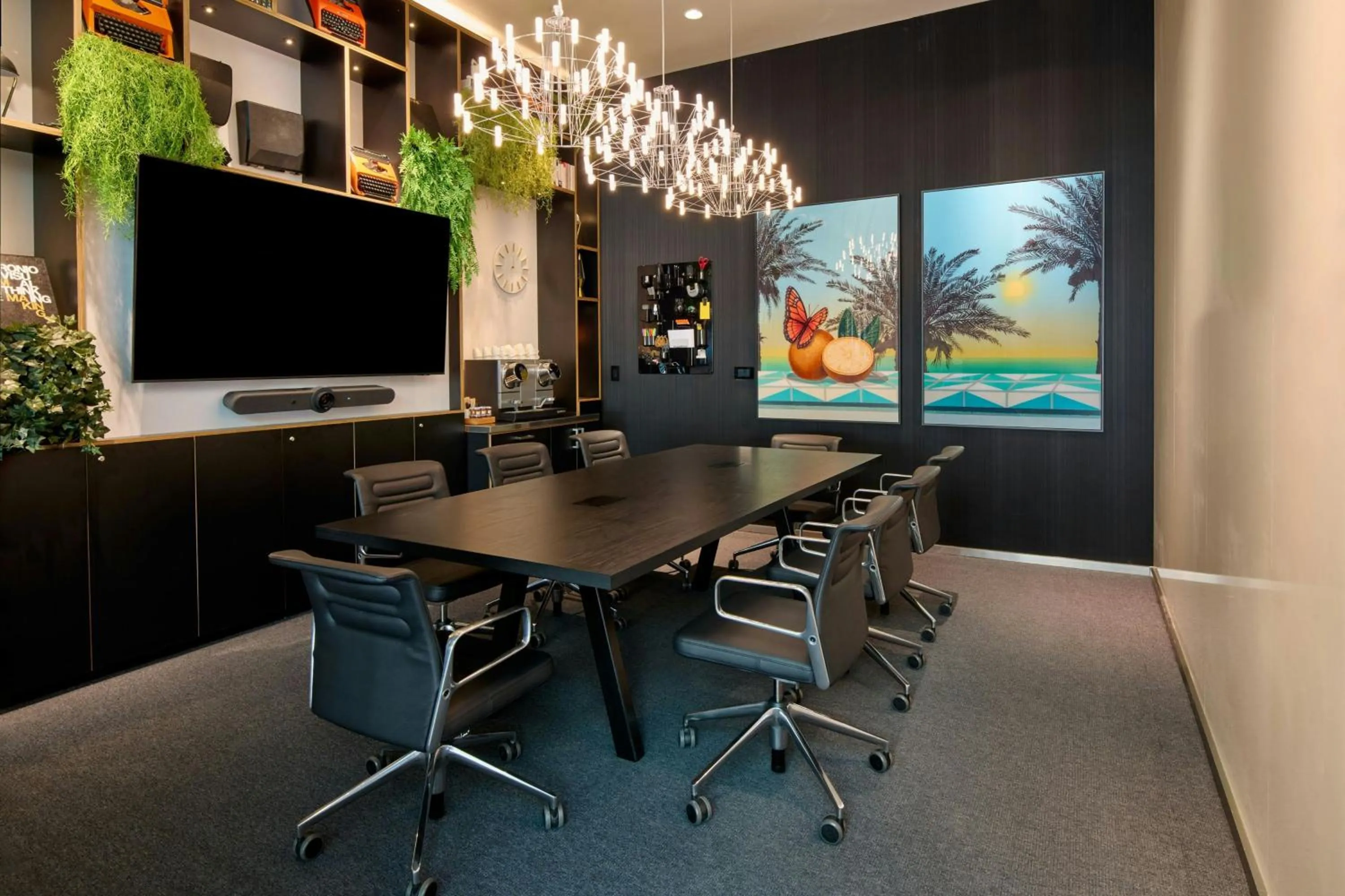 Meeting/conference room in citizenM Miami South Beach