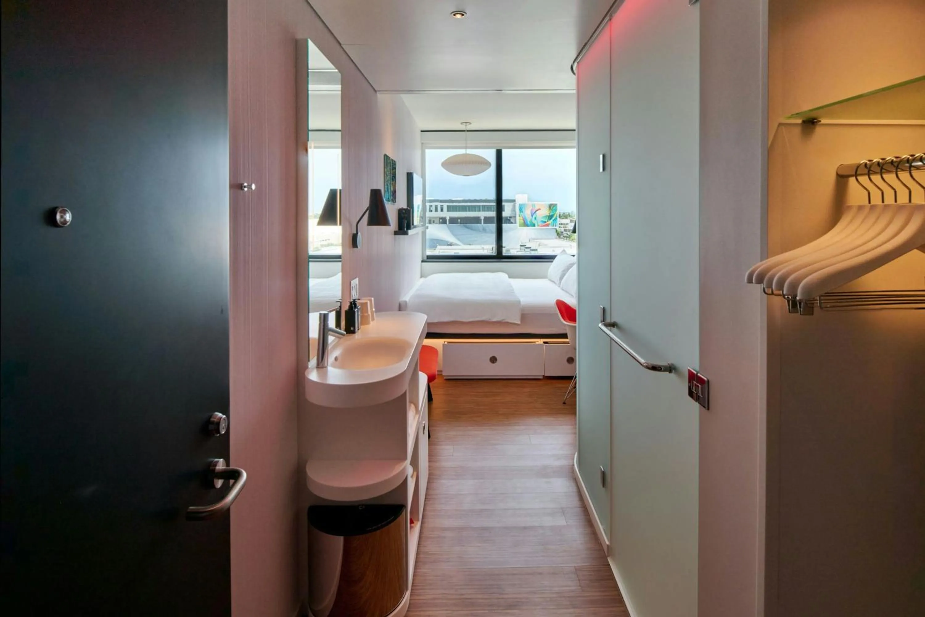 Bedroom, Bed in citizenM Miami South Beach