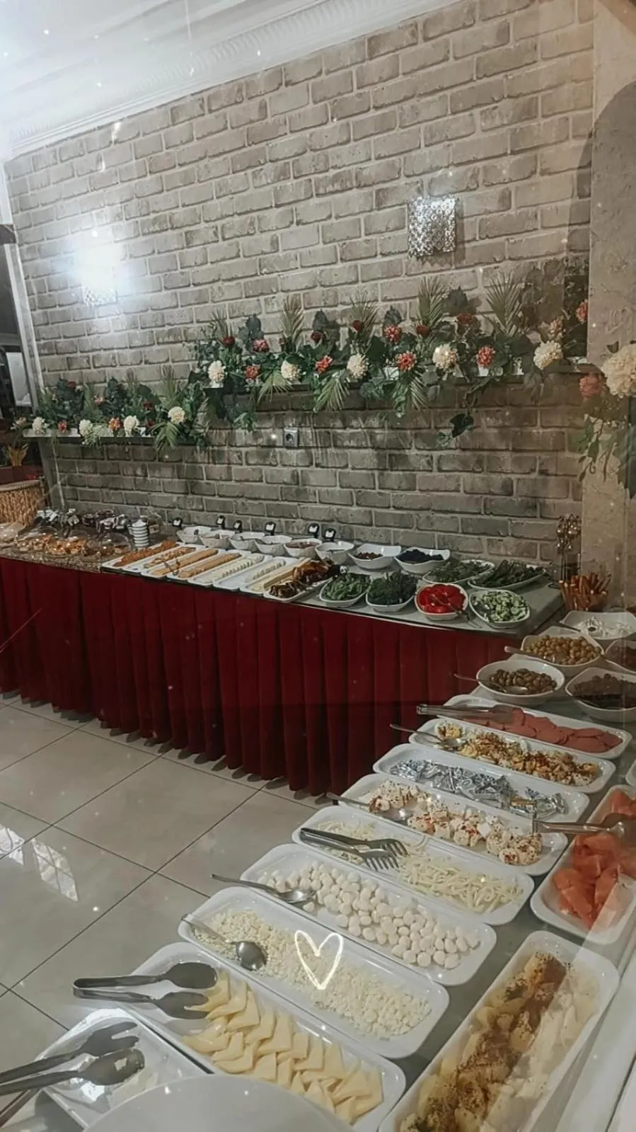 Food and drinks in HOTEL SEVEN PARK