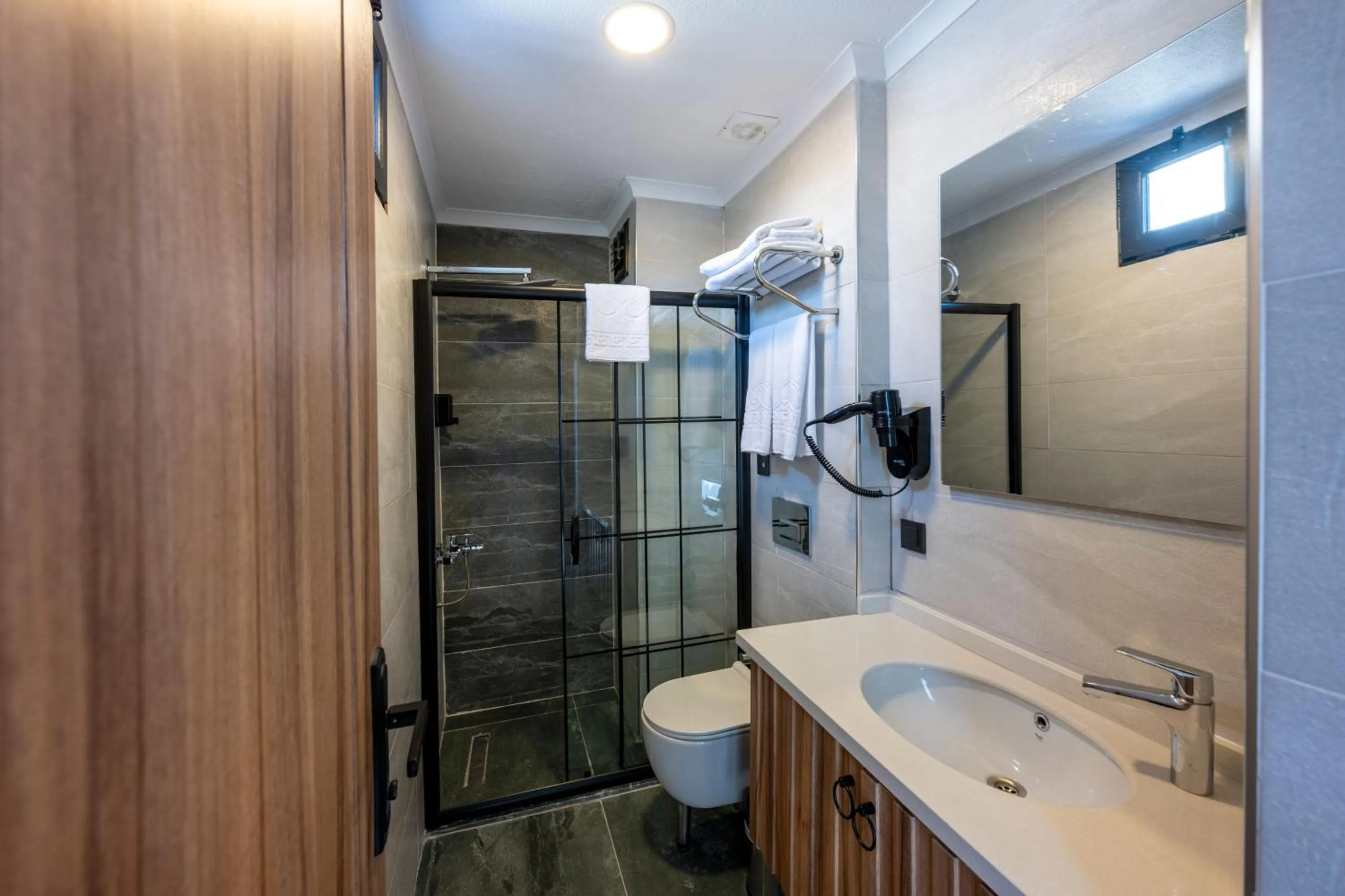 Shower in The Nirvanas Hotel