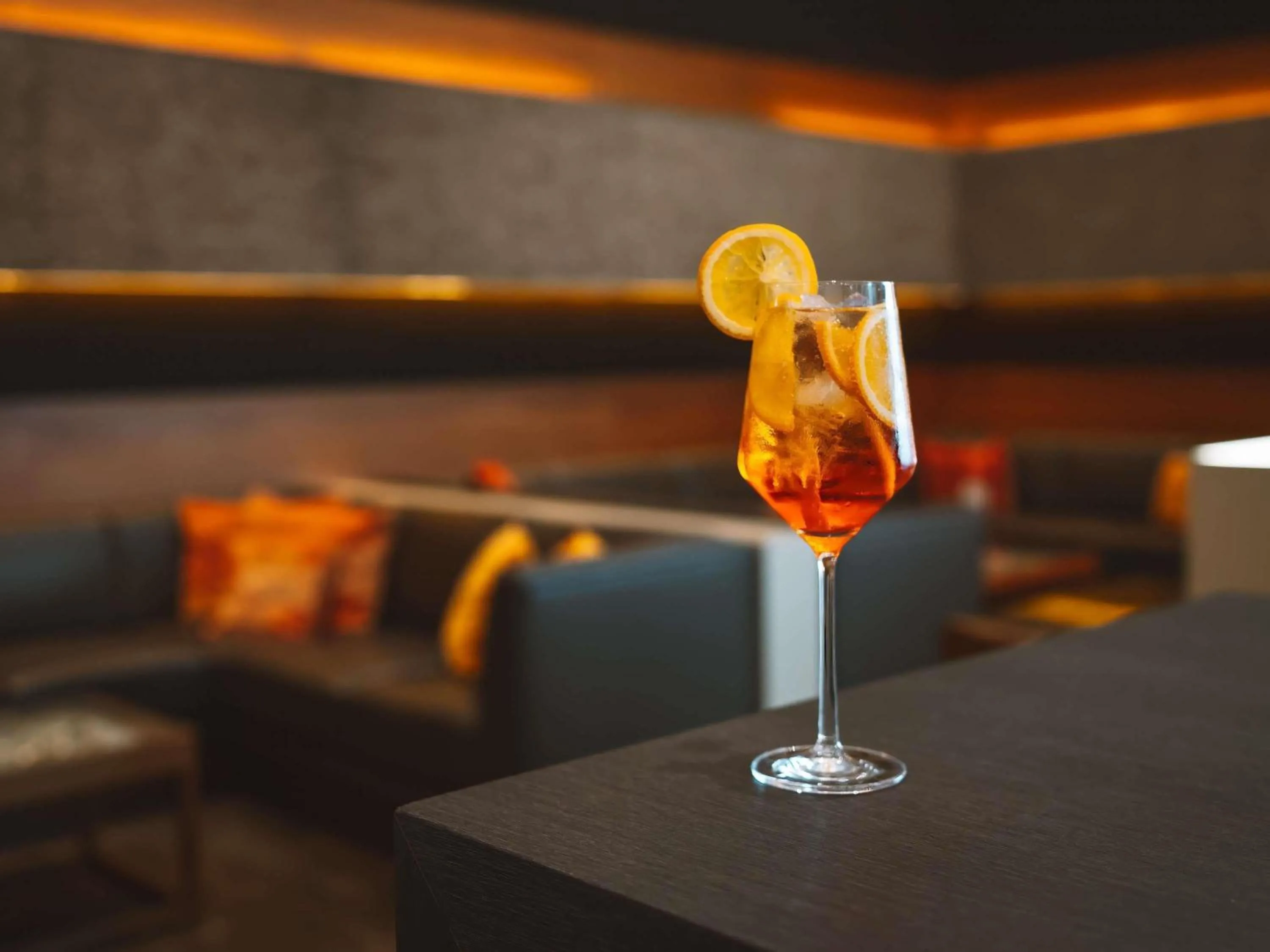 Lounge or bar in Mövenpick Hotel Amsterdam City Centre