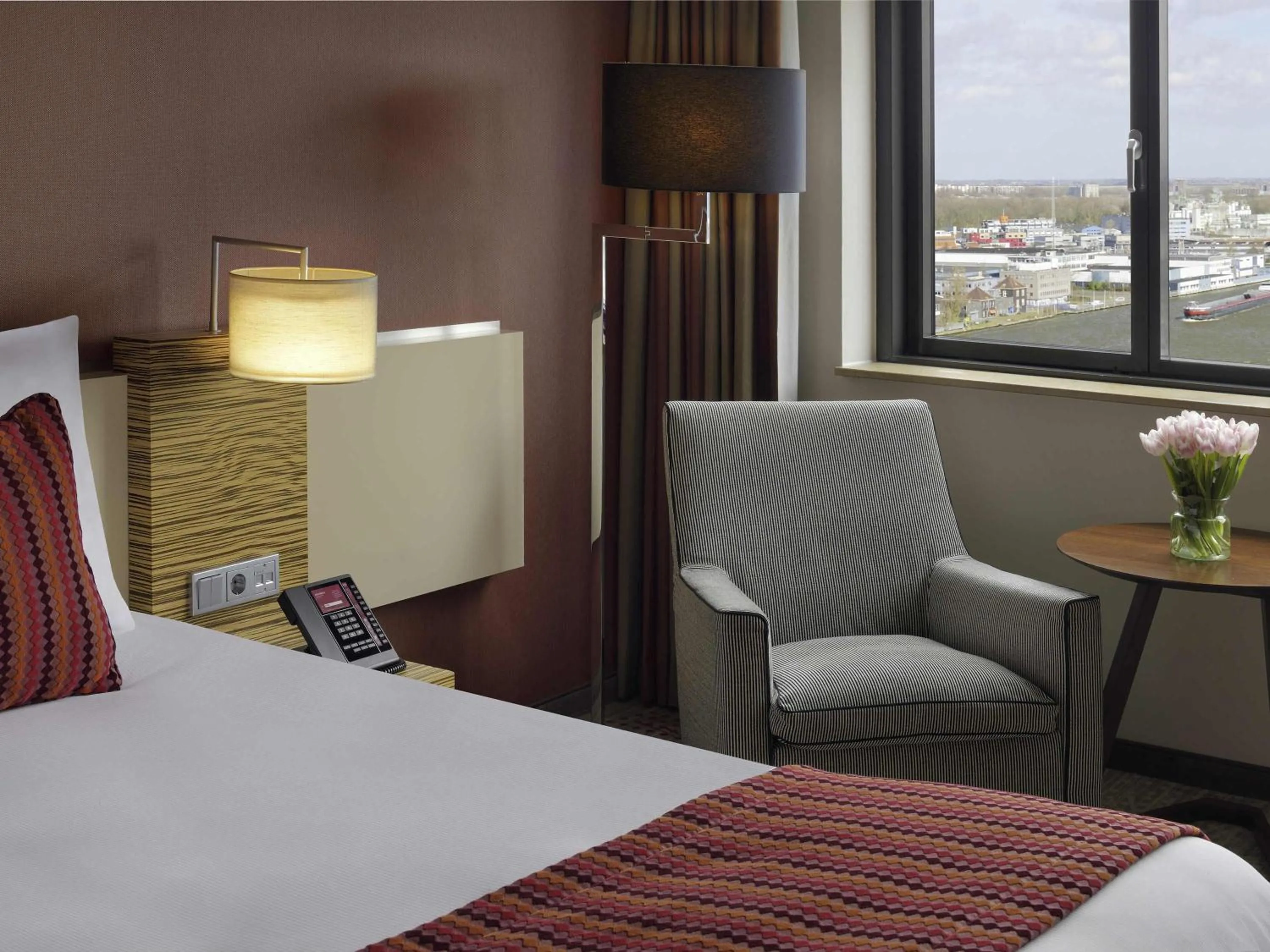 Bedroom, Bed in Mövenpick Hotel Amsterdam City Centre