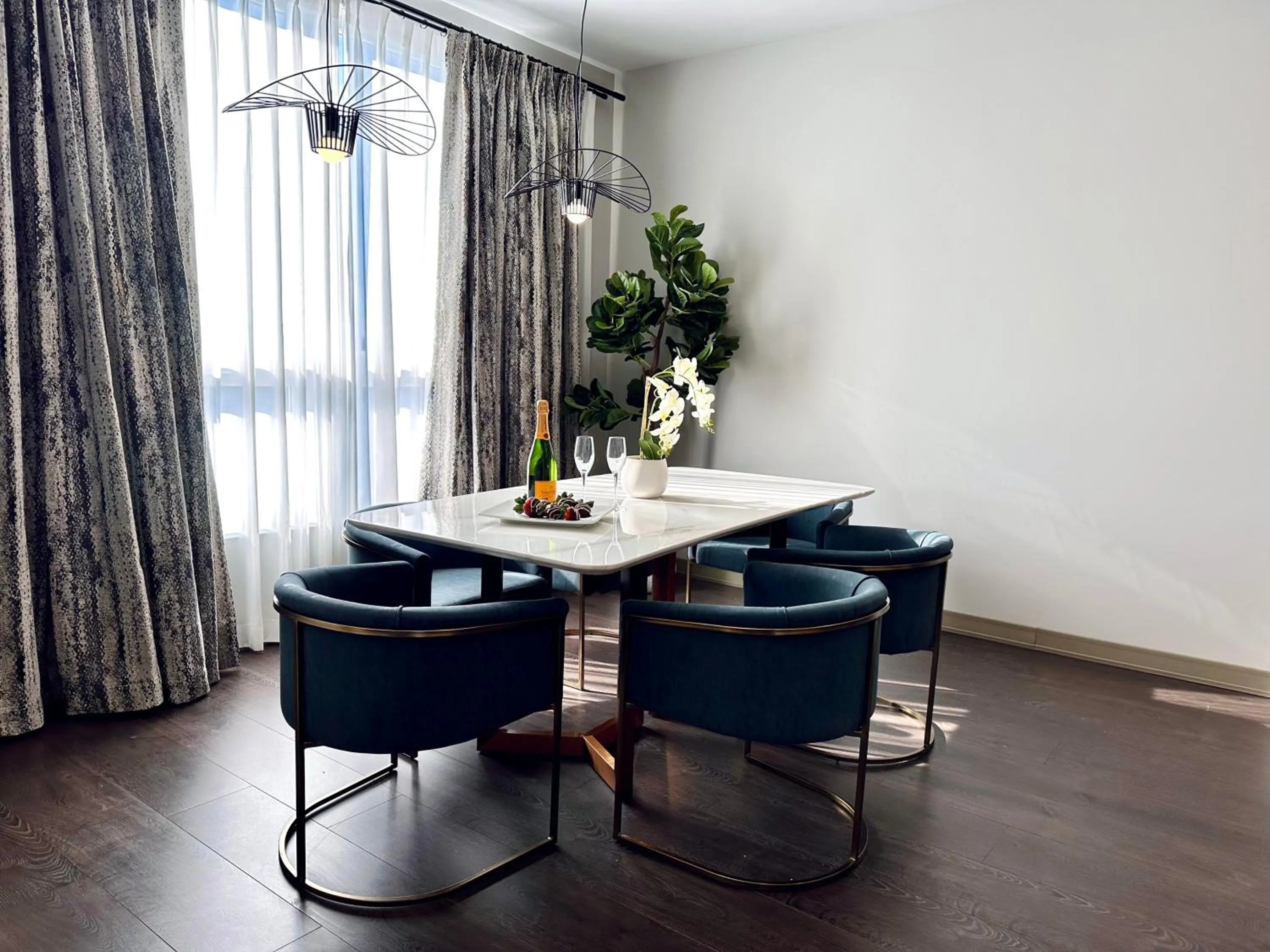 Dining area in Chez Hotel