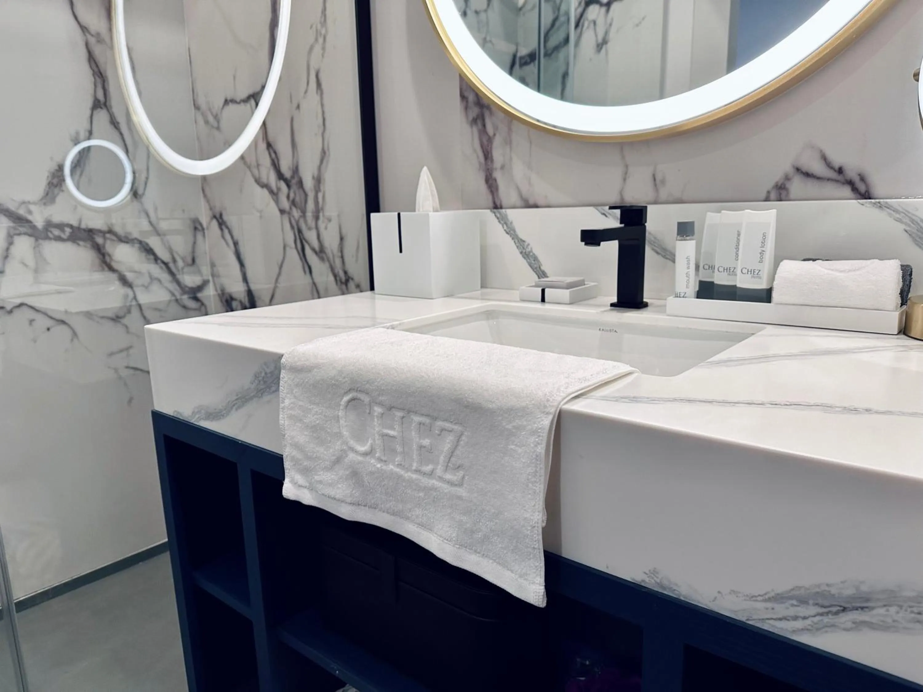 Bathroom in Chez Hotel