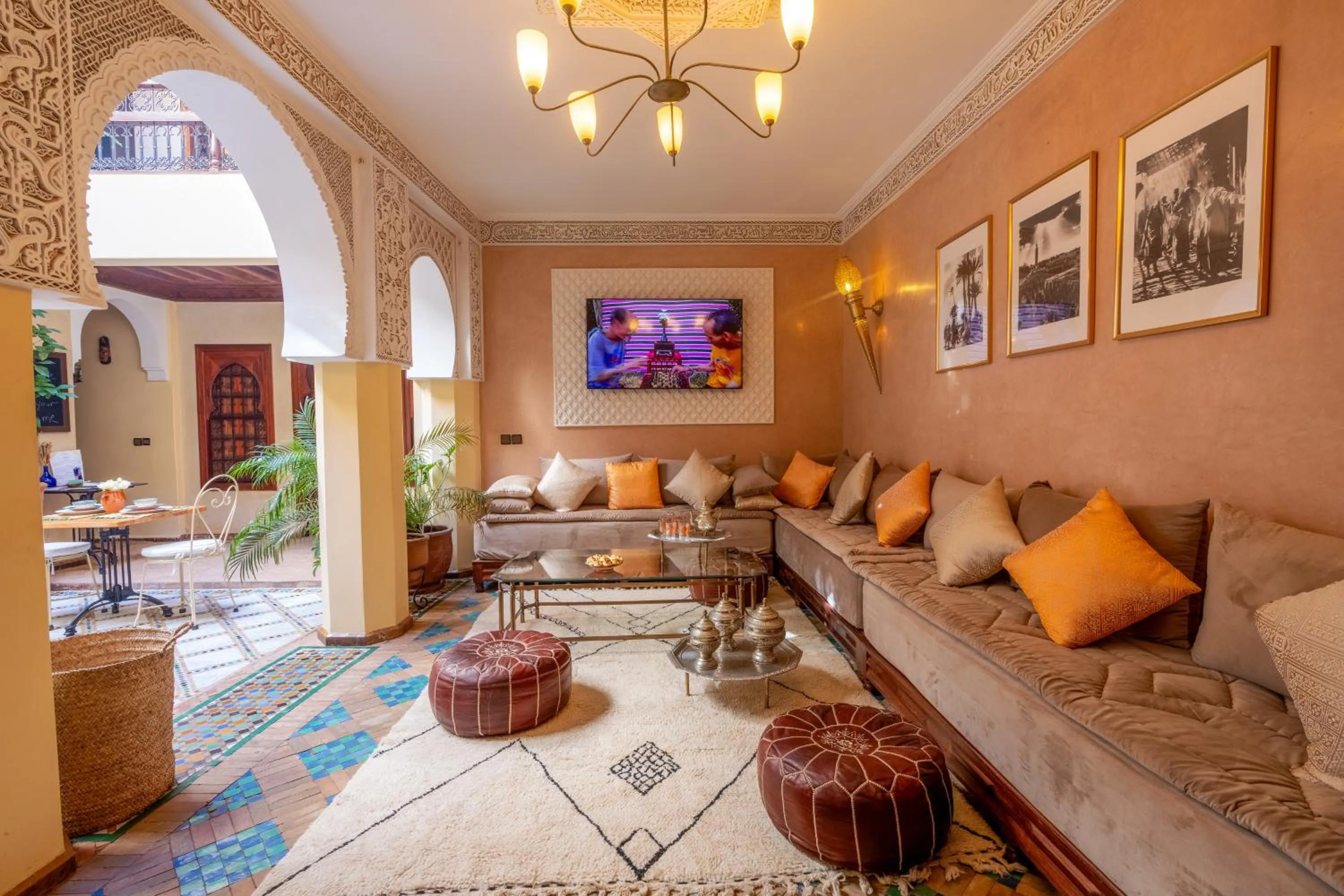 TV and multimedia in Riad Amalia