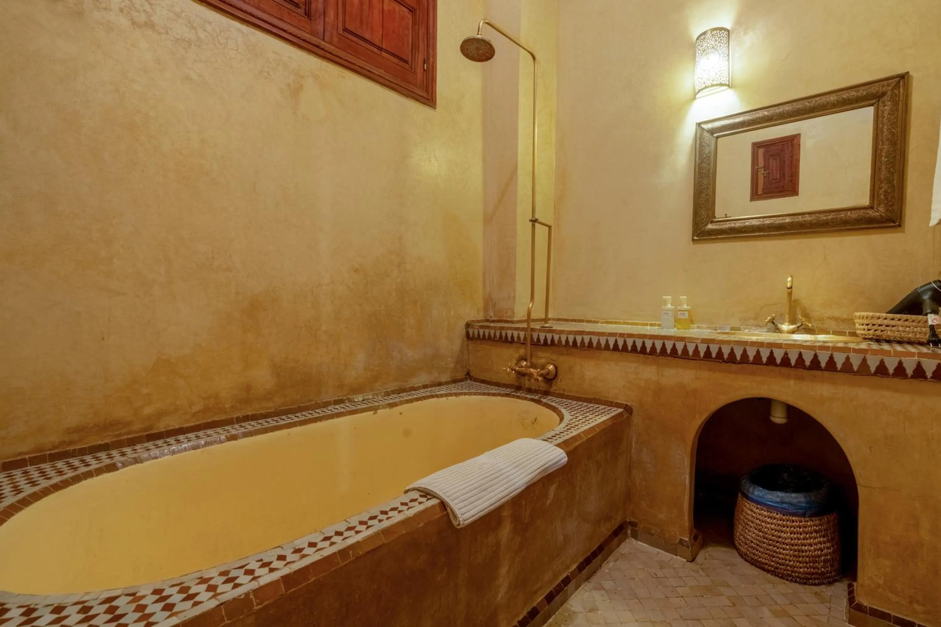 Bath in Riad Amalia