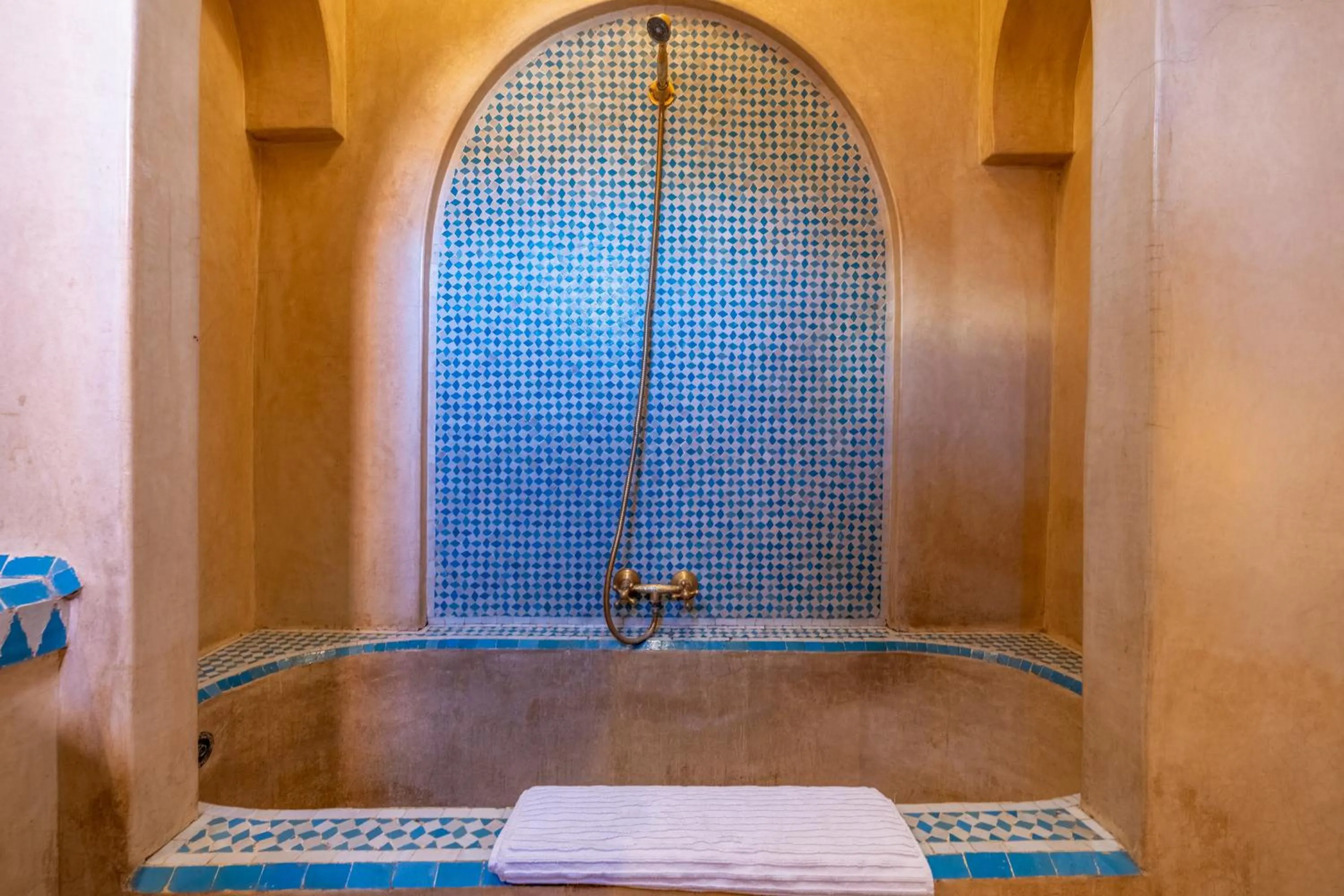 Shower in Riad Amalia