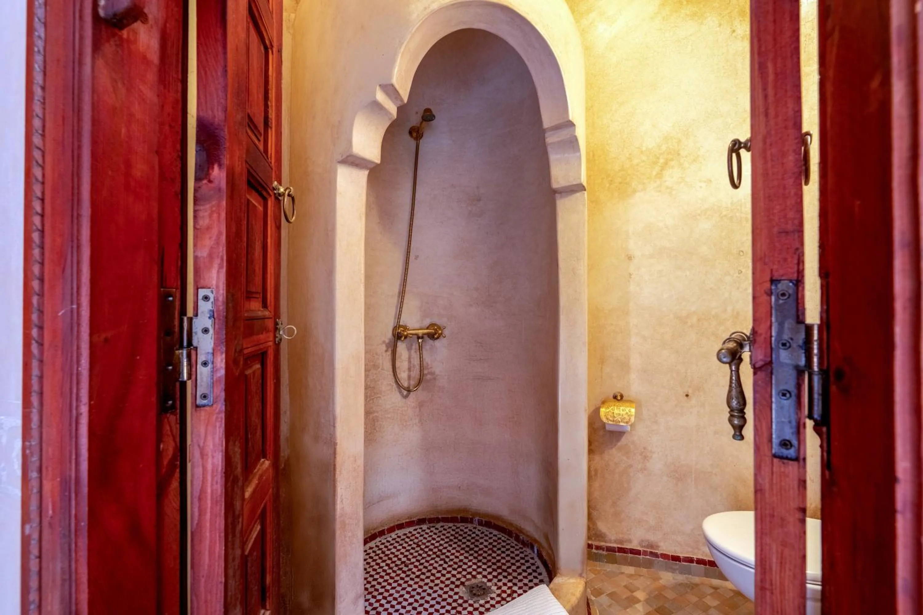 Shower in Riad Amalia