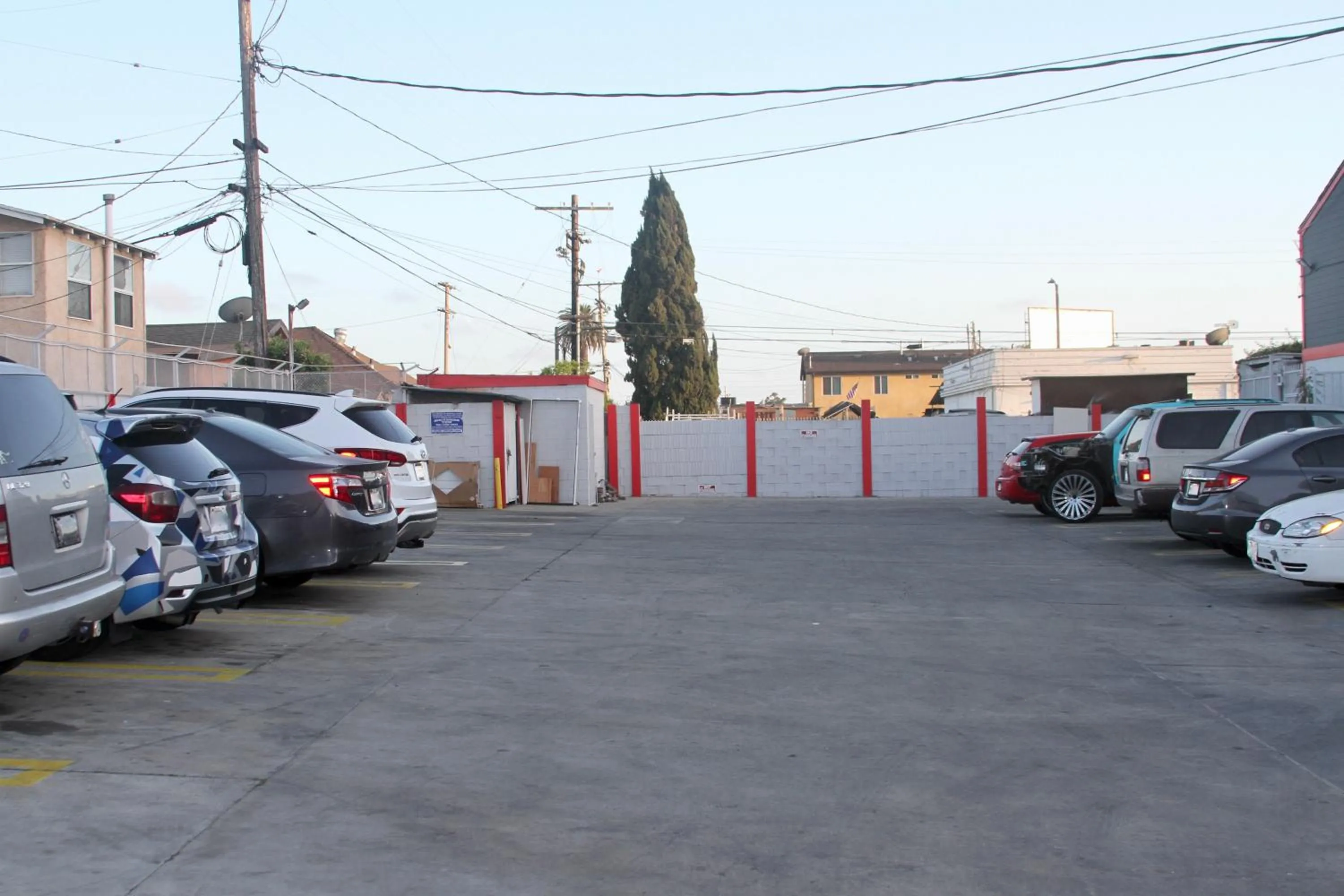 Parking in Broadway Inn Motel