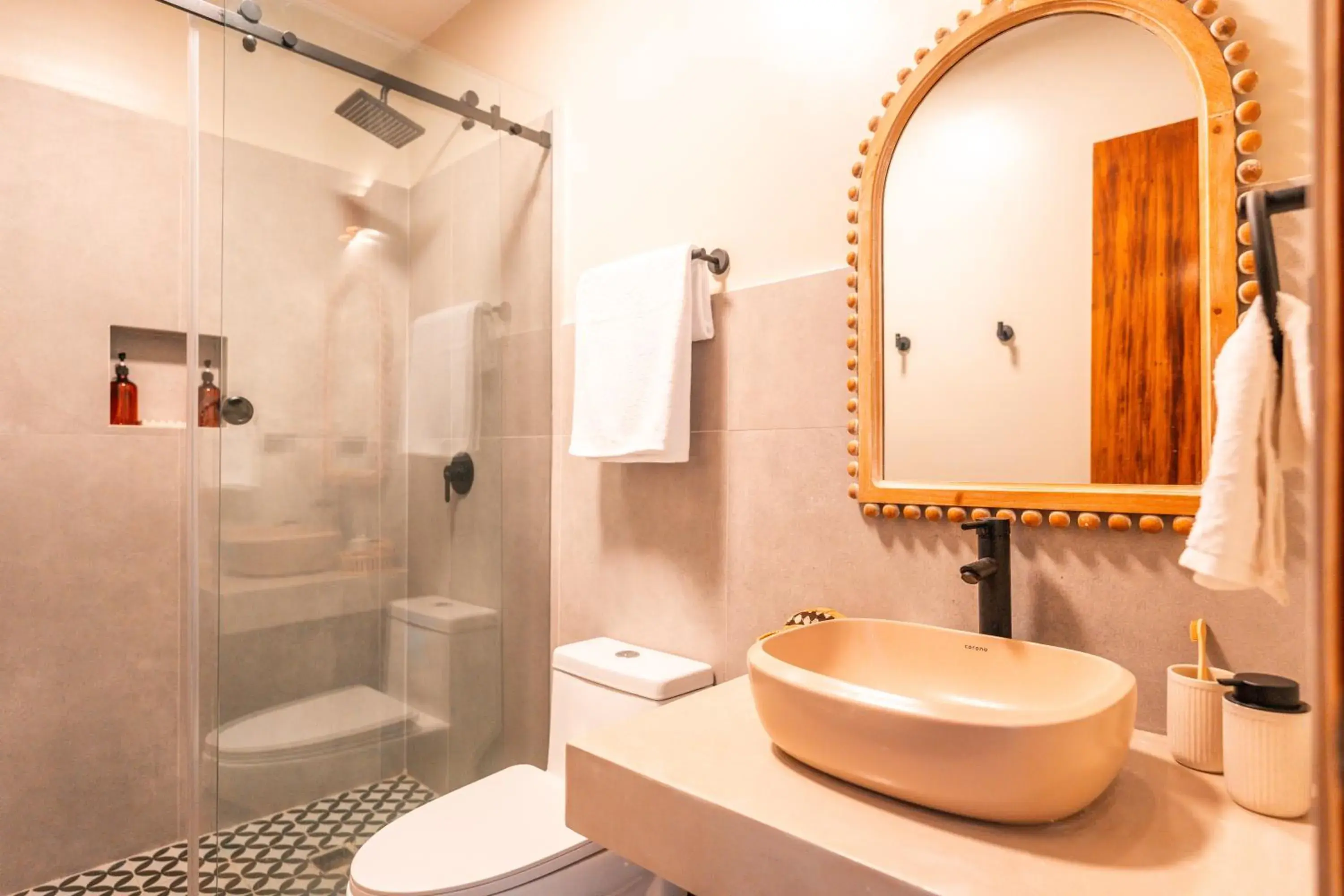 Garden View Queen in Bambuda Santa Catalina Garden View Queen in Bambuda Santa Catalina