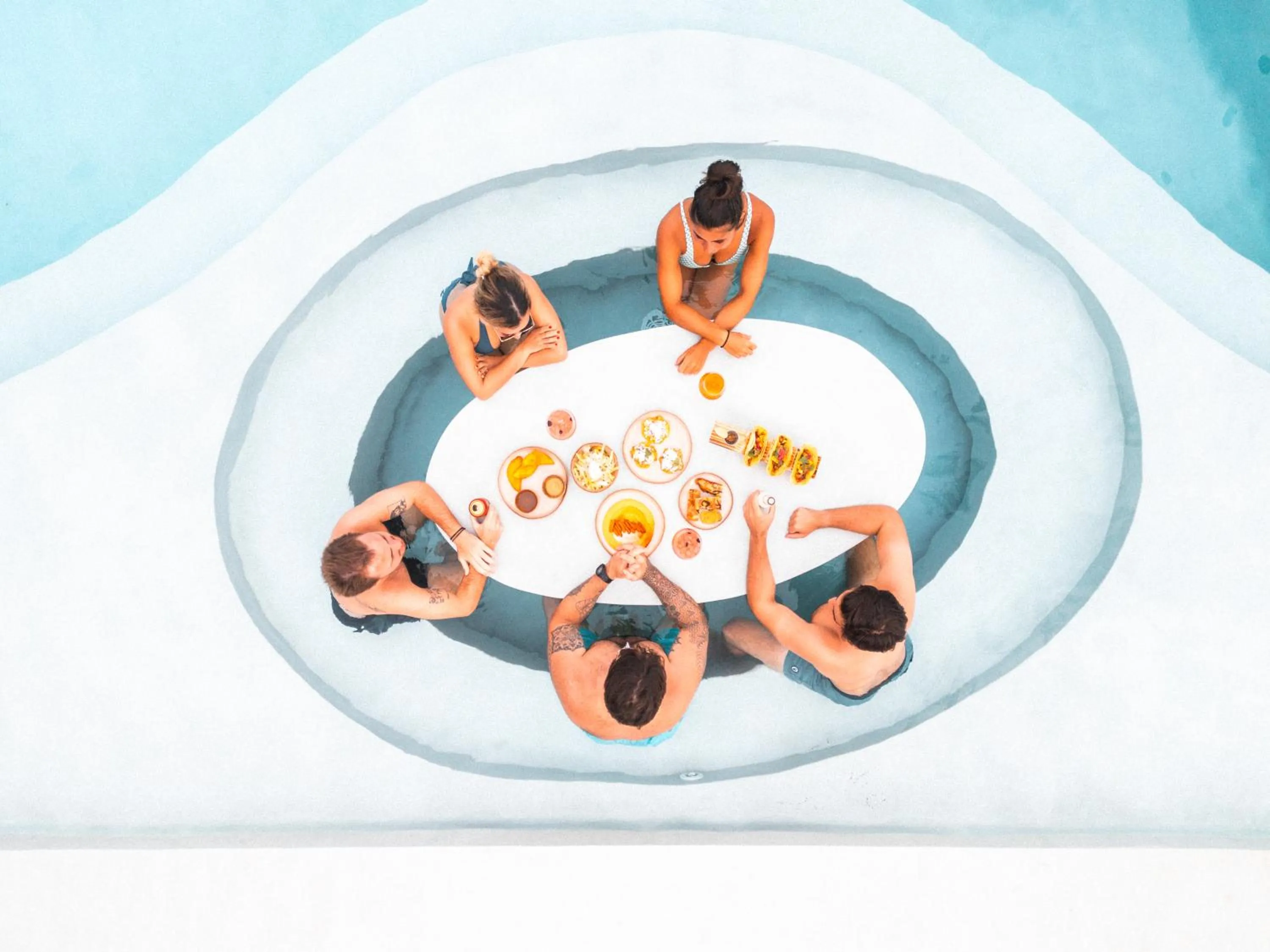 Swimming pool in Bambuda Santa Catalina