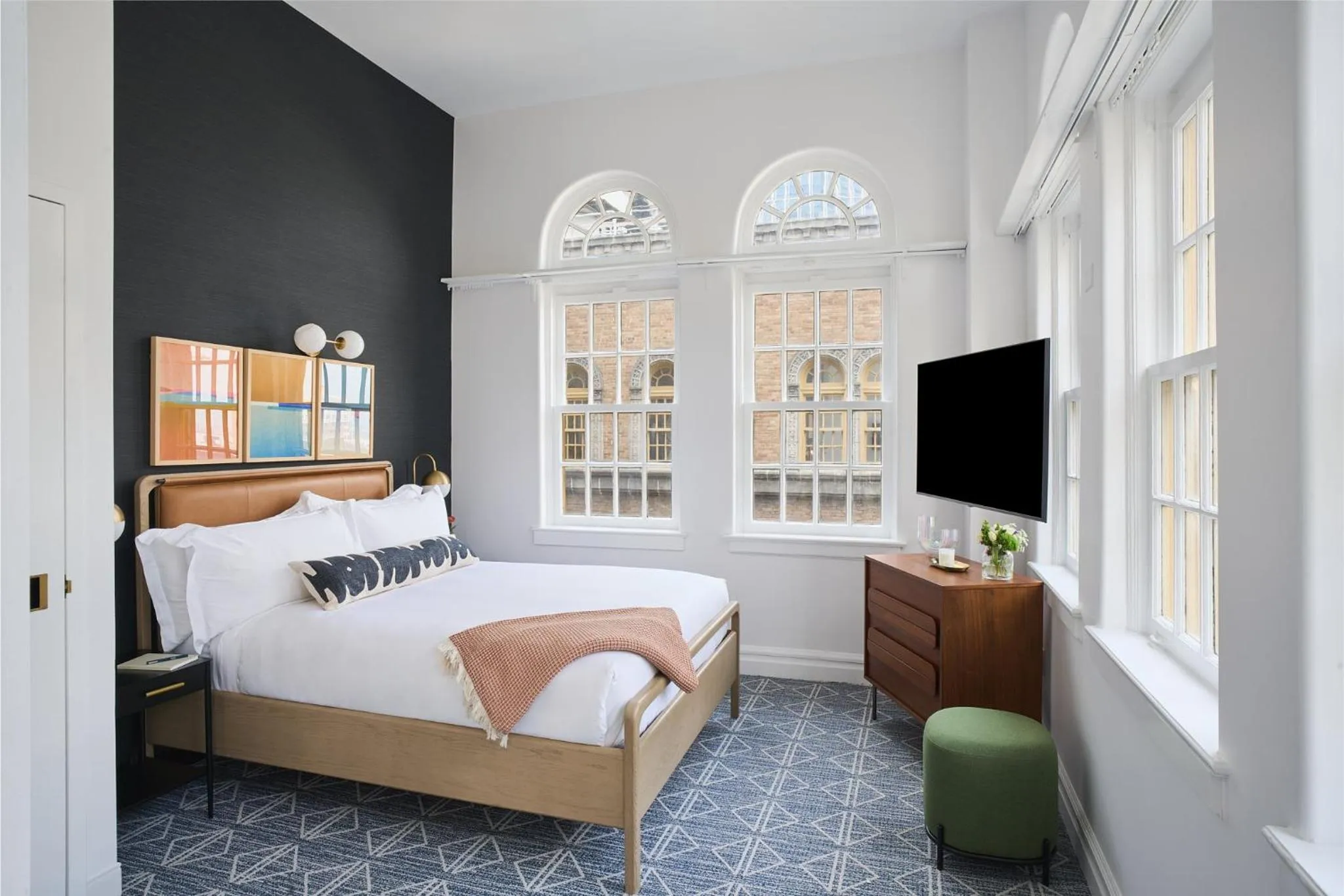 Bed in Rusk House Serviced Apartments